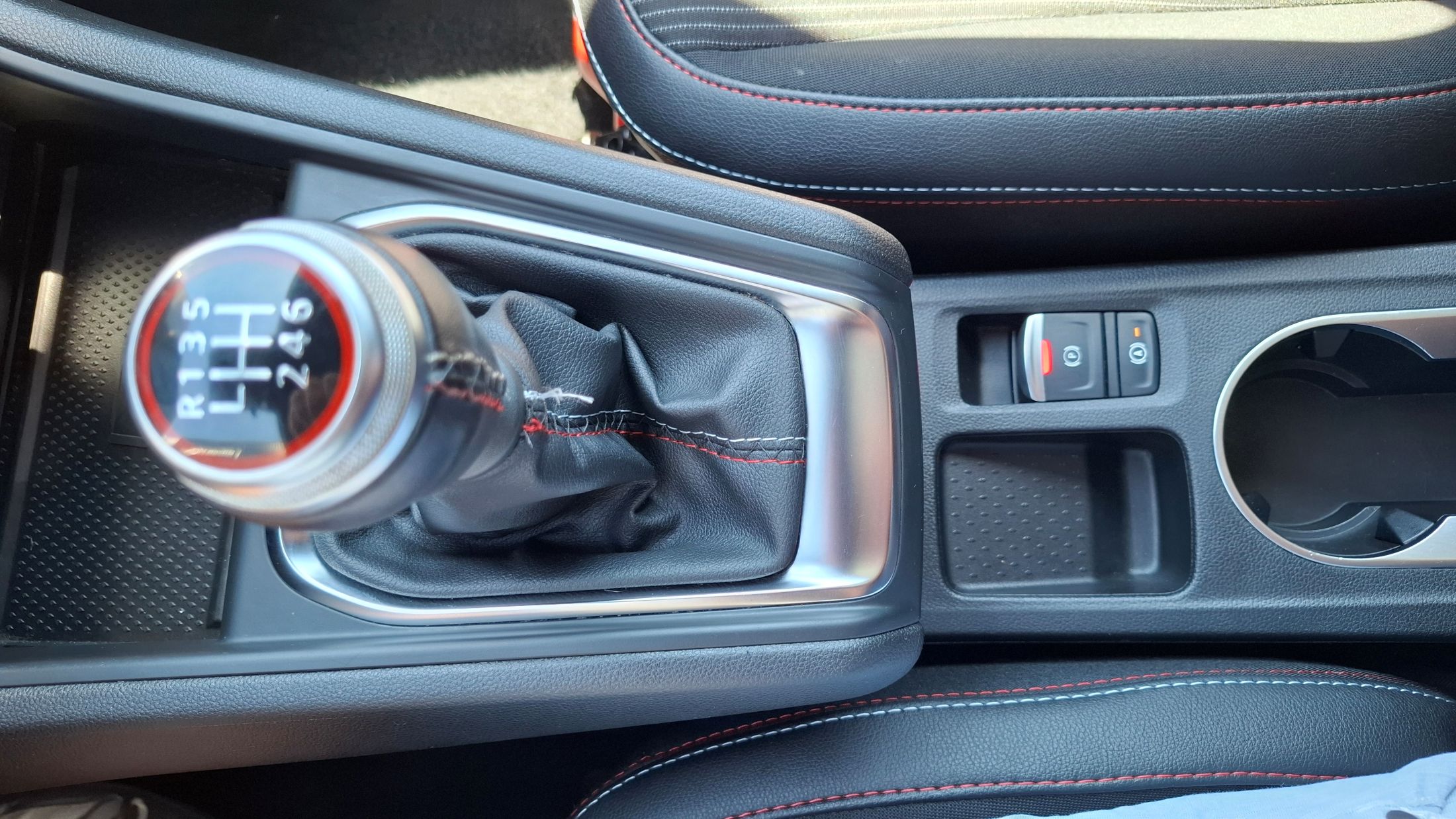 Renault Captur RS-Line 1332cc/140Pk, GPS, sensor V+A, camera