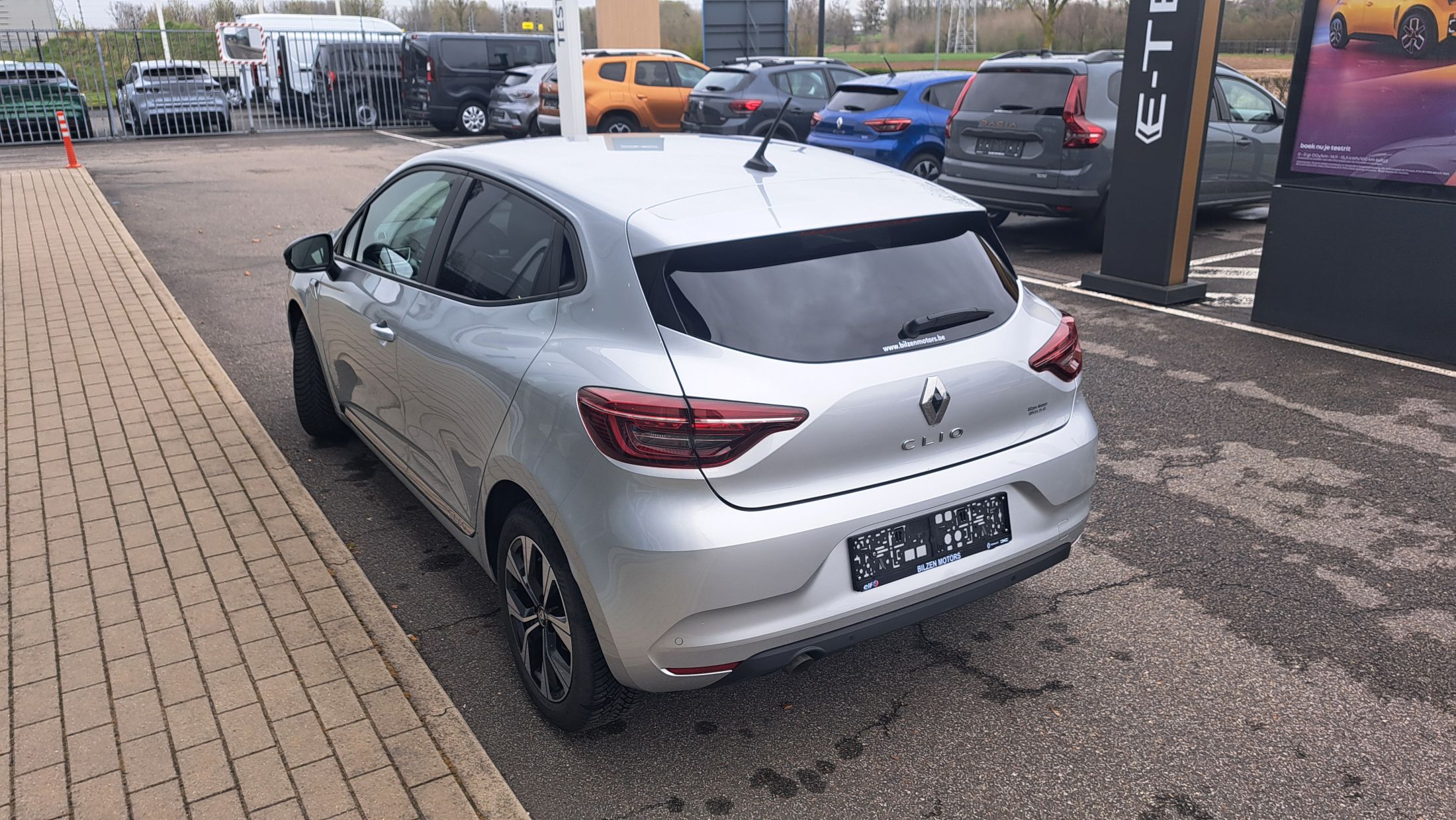 Renault Clio Limited TCe 90, airco, GPS, sensor A, camera