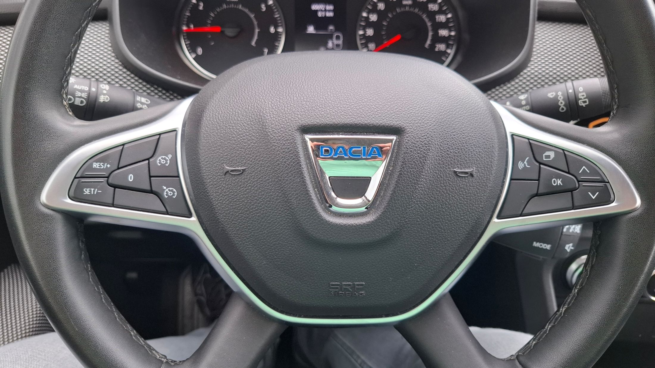 Dacia Stepway TCe 90 AUTOMAAT, airco, GPS, camera, dodehoekwaarschuwing, sensoren V+A