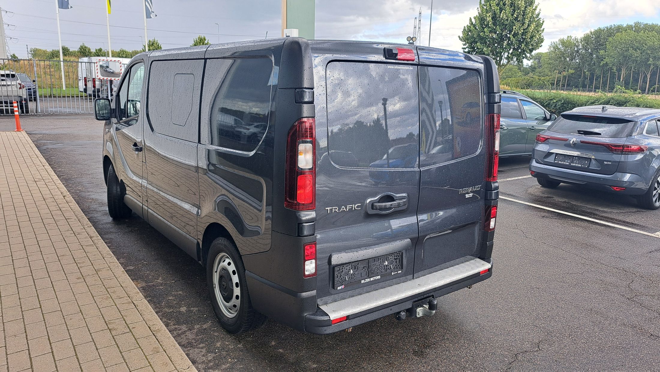 Renault Trafic Dubbele Cabine 2.0, 145 Pk AUTOMAAT, trekhaak, GPS, camera, 5 zitplaatsen