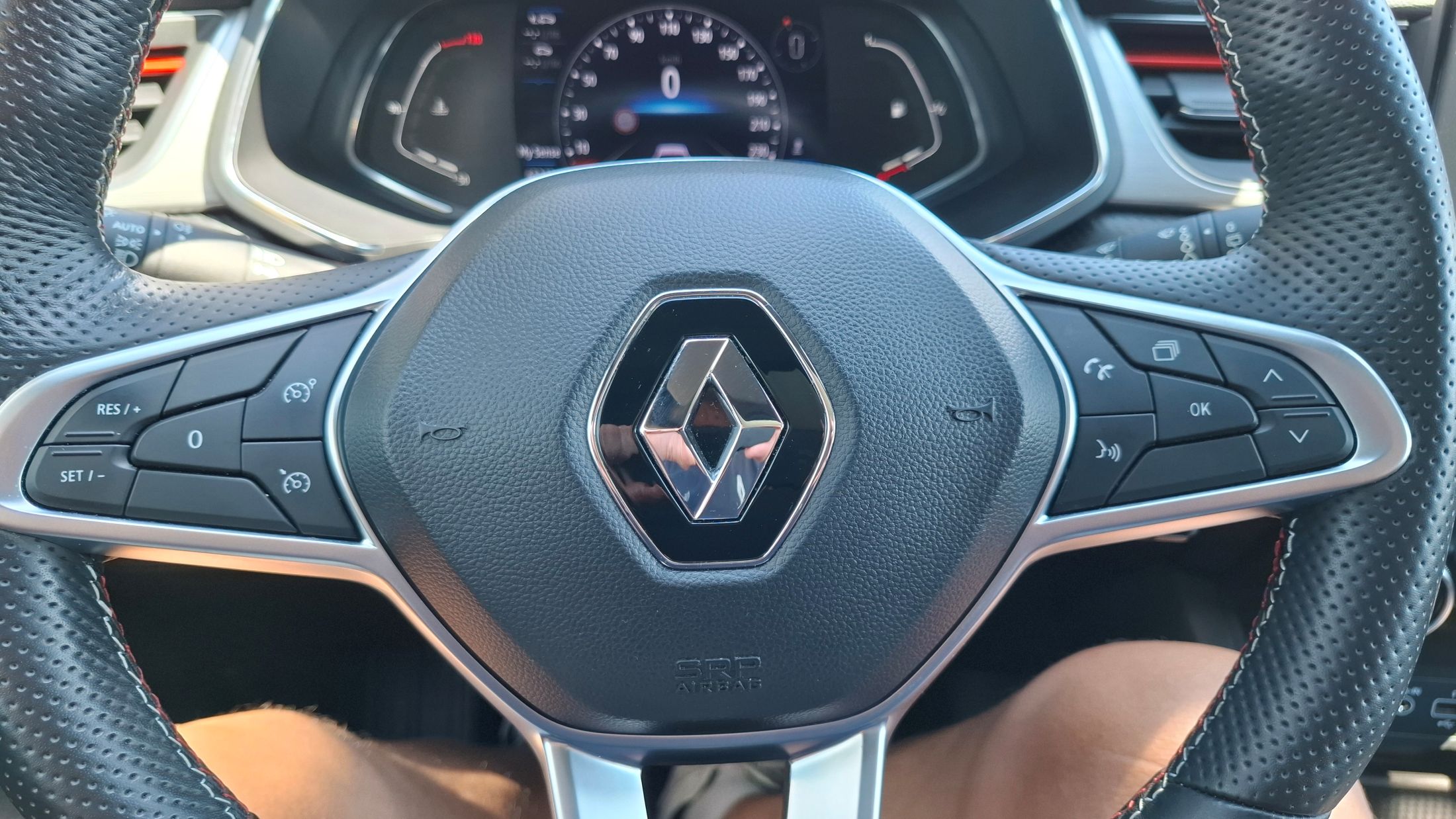 Renault Captur RS-Line 1332cc/140Pk, GPS, sensor V+A, camera