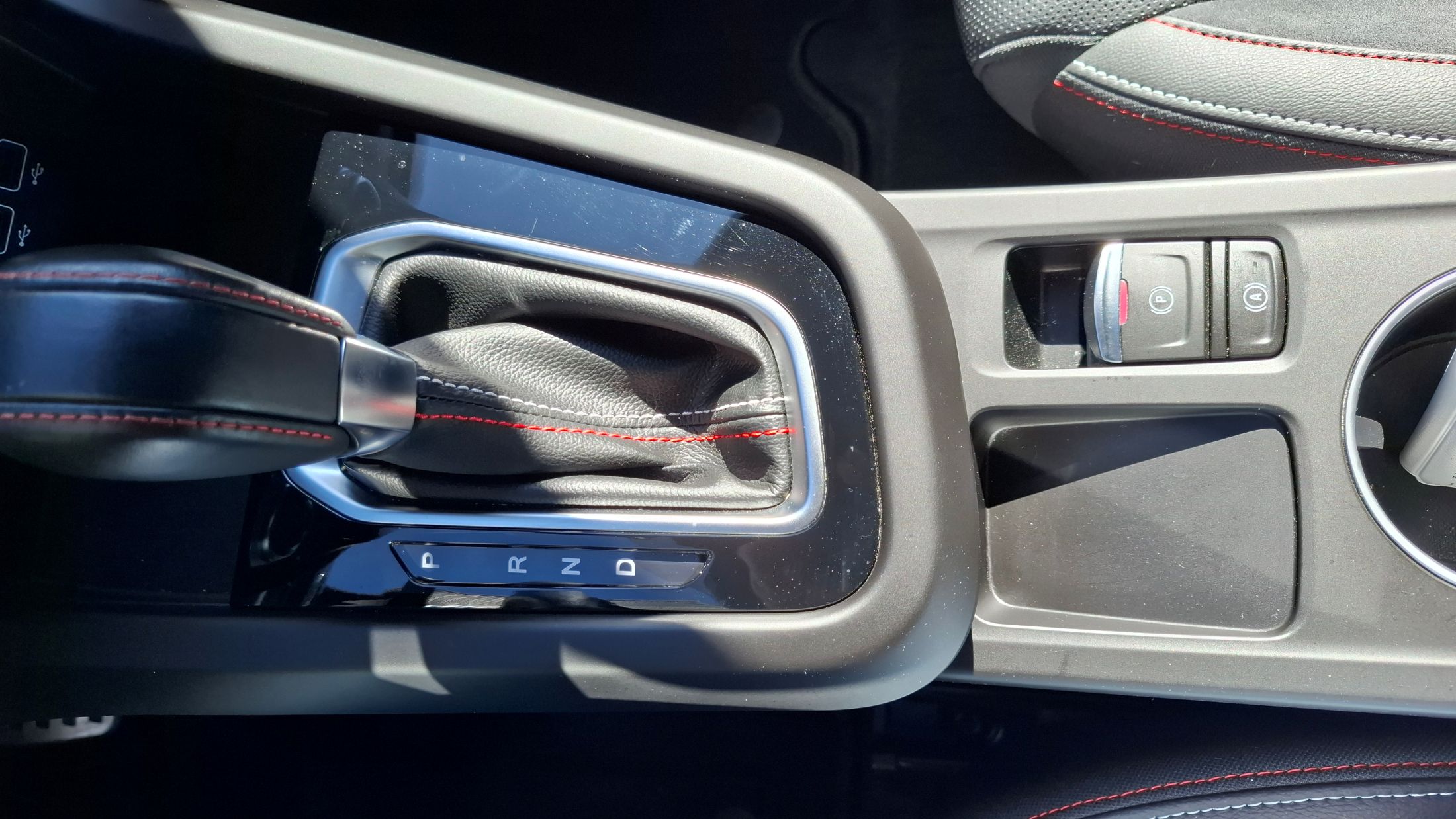 Renault Arkana 1332cc-140Pk, zetelverwarming, leder, dodehoekwaarschuwing