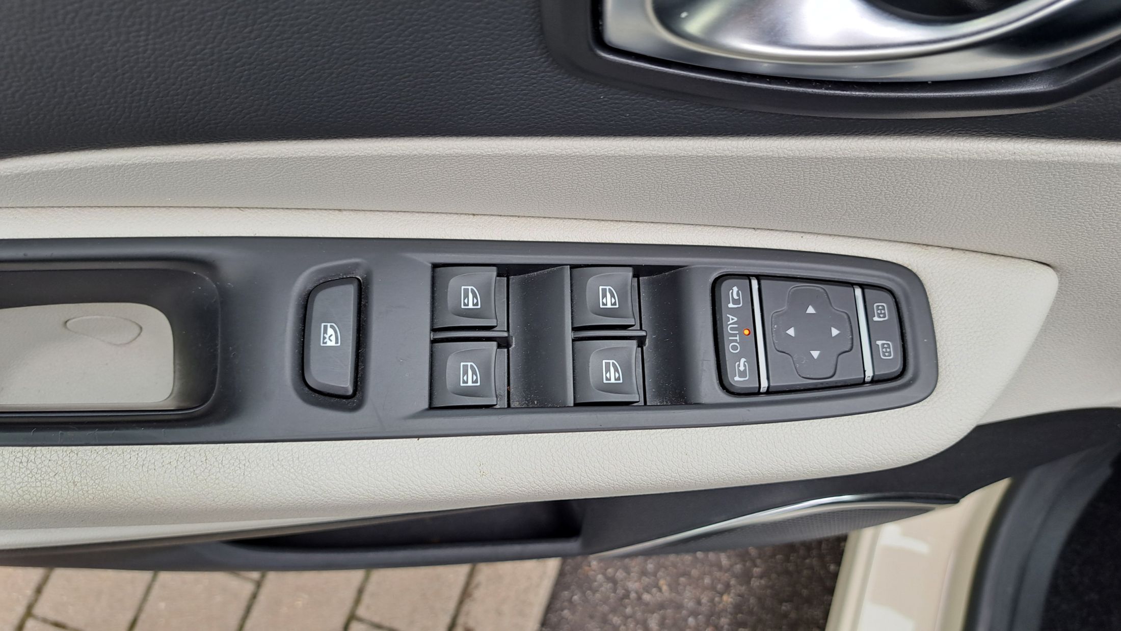 Renault Captur 1200cc 120Pk AUTOMAAT, GPS, camera, leder