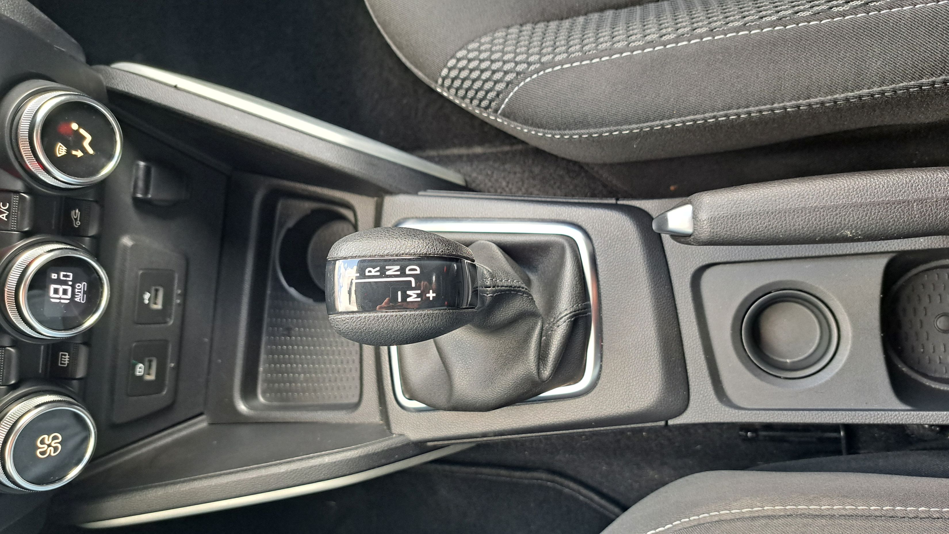 Dacia Duster 150Pk automaat, 360 camera, sensor A, dodehoekw.