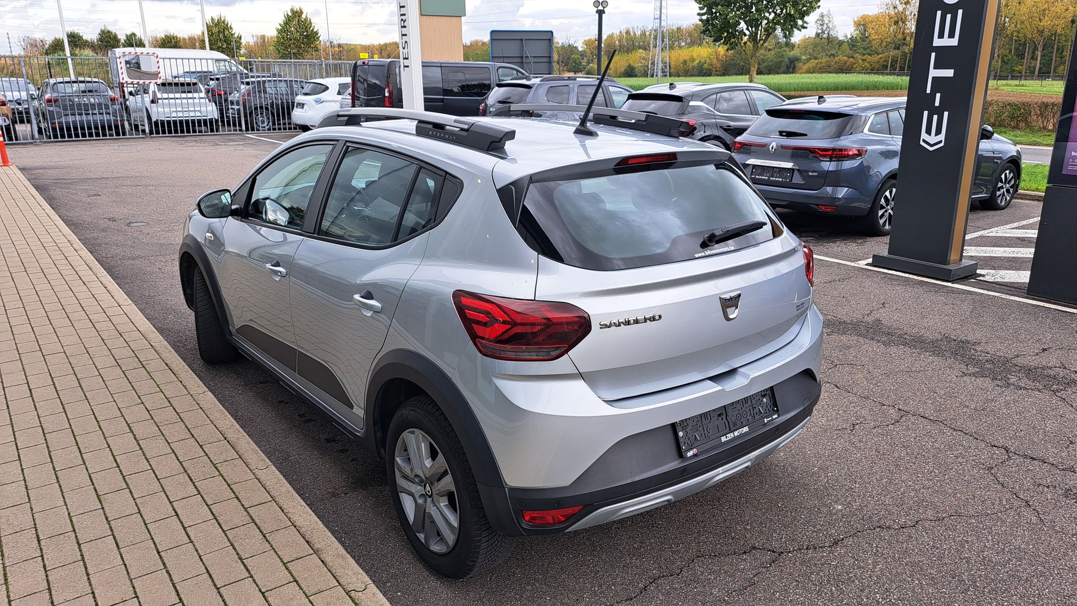 Dacia Sandero Stepway TCe 90 AUTOMAAT, GPS, camera, sensoren V+A, dodehoekw.