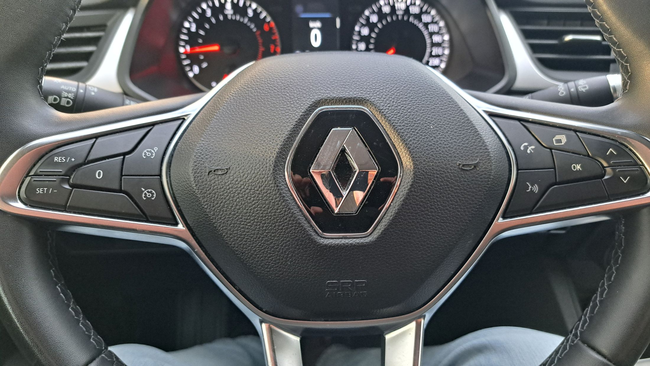 Renault Captur TCe 90, airco, sensoren A, 4seizoensbanden.