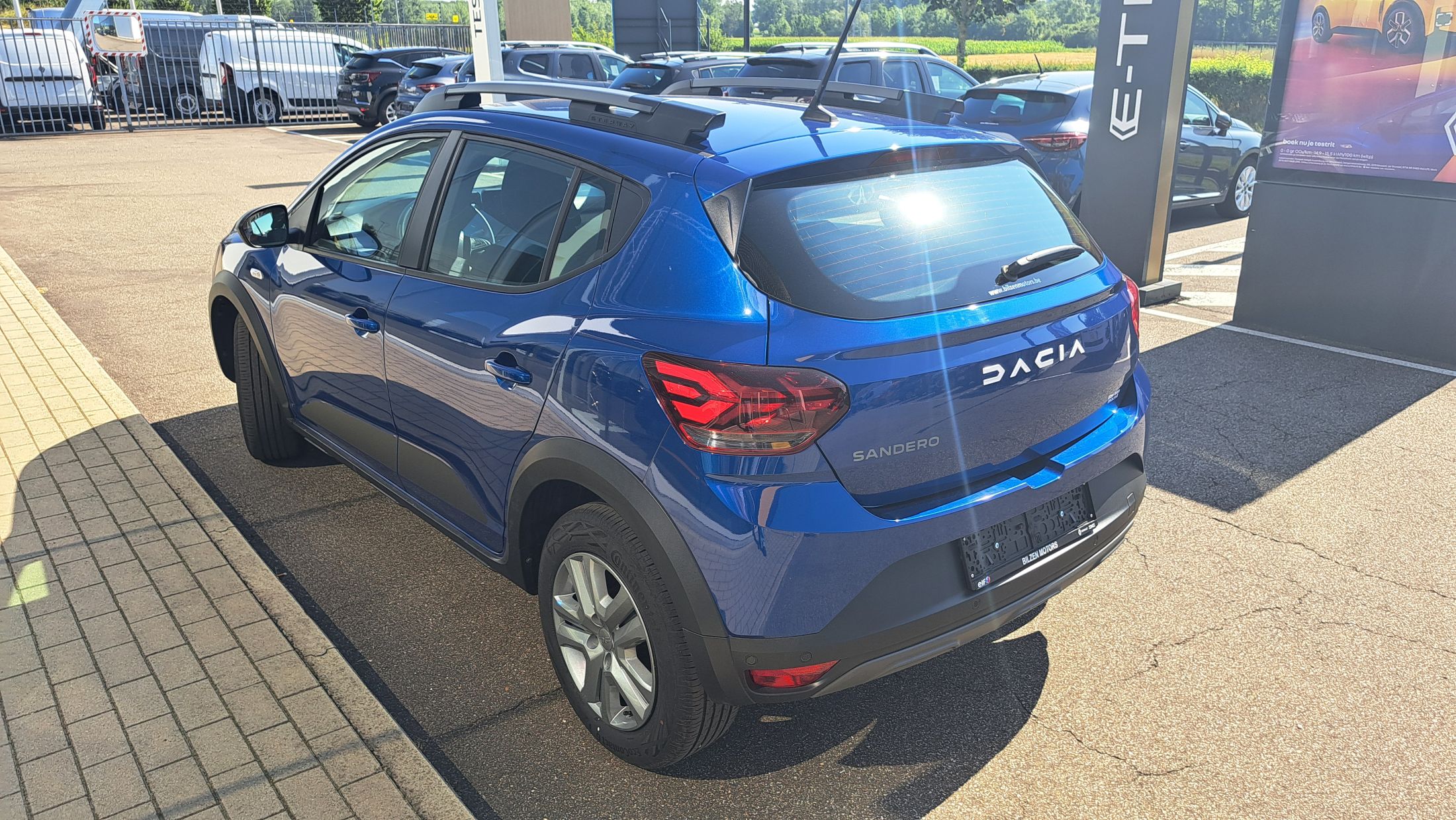 Dacia Stepway TCe90 AUTOMAAT, sensor V+A, camera, dodehoekw