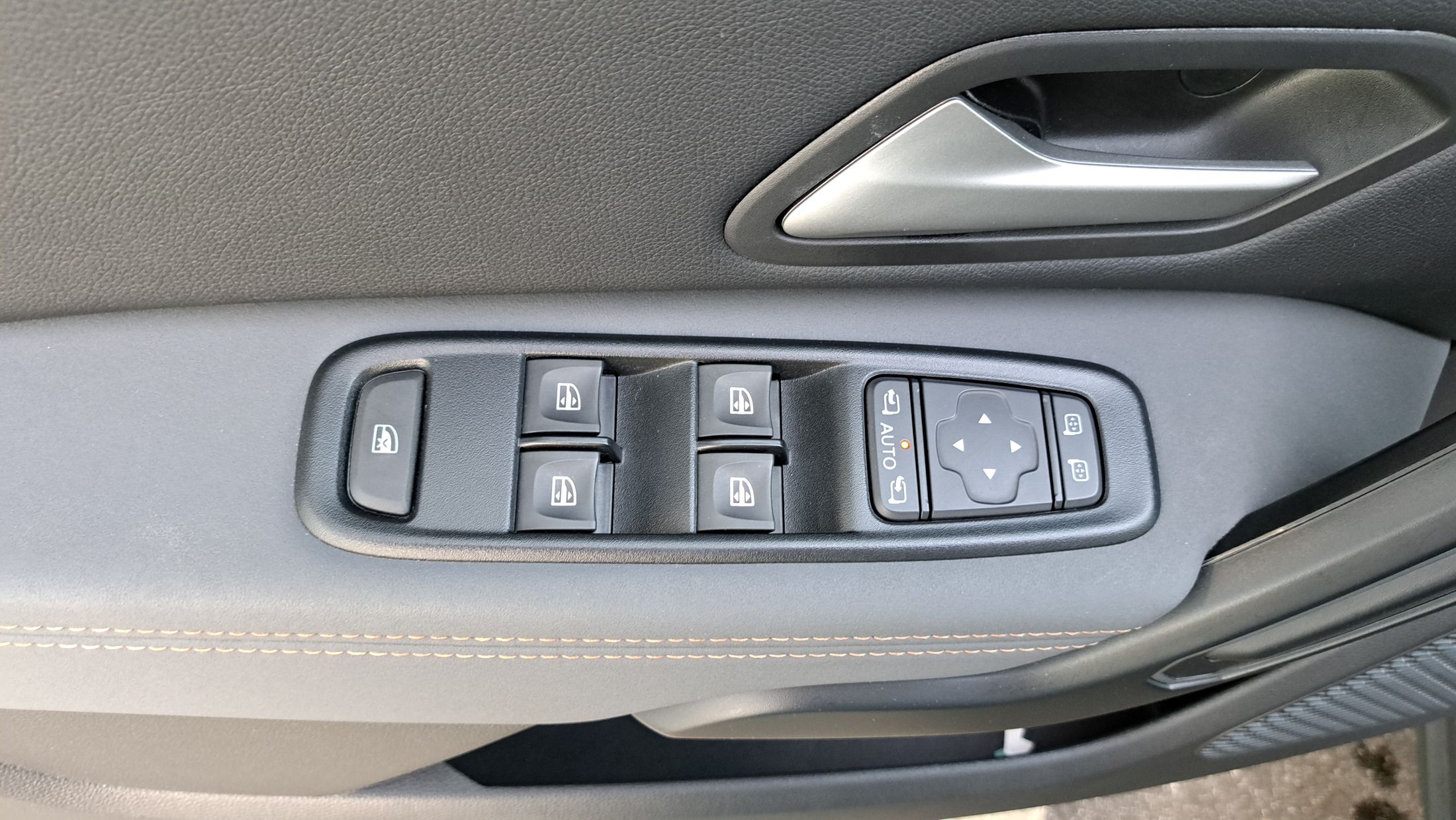 Dacia Duster 1332cc 130 Pk, GPS, 360°camera, trekhaak, 20438km