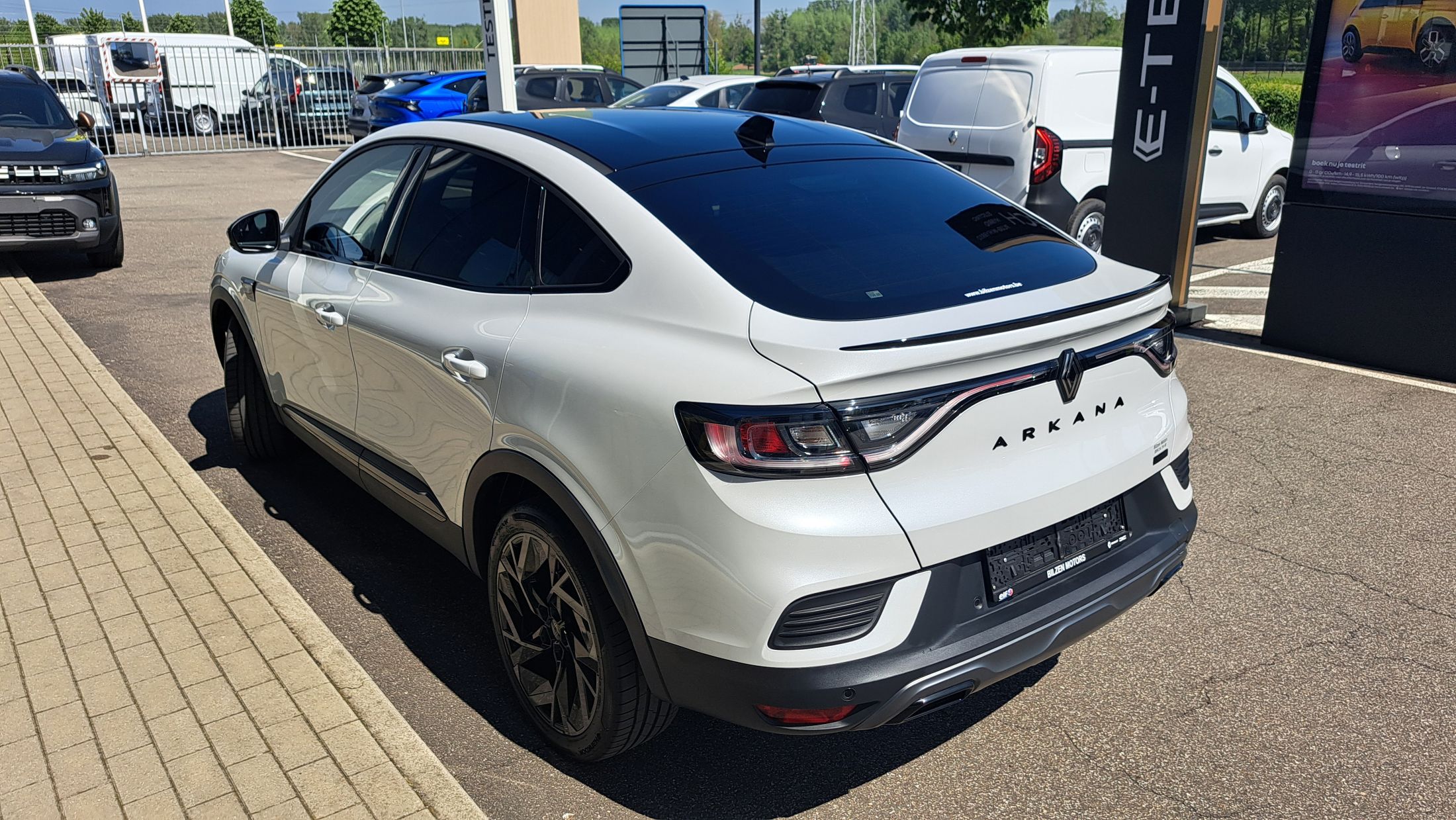 Renault Arkana E-tech Full Hybrid, GPS, camera, dodehoekwaarschuwing, zetelverwarming