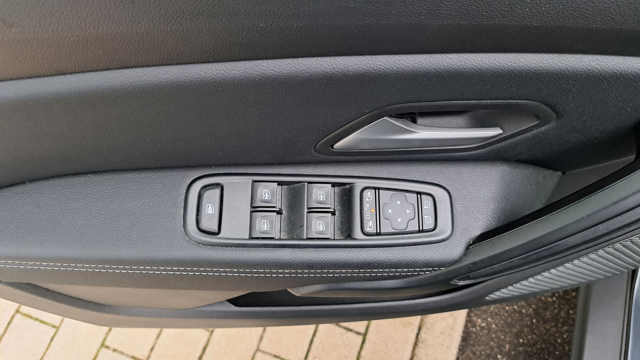 Dacia Duster TCe 90, airco, GPS, camera, dodehoekwaarschuwing, sensor V+A