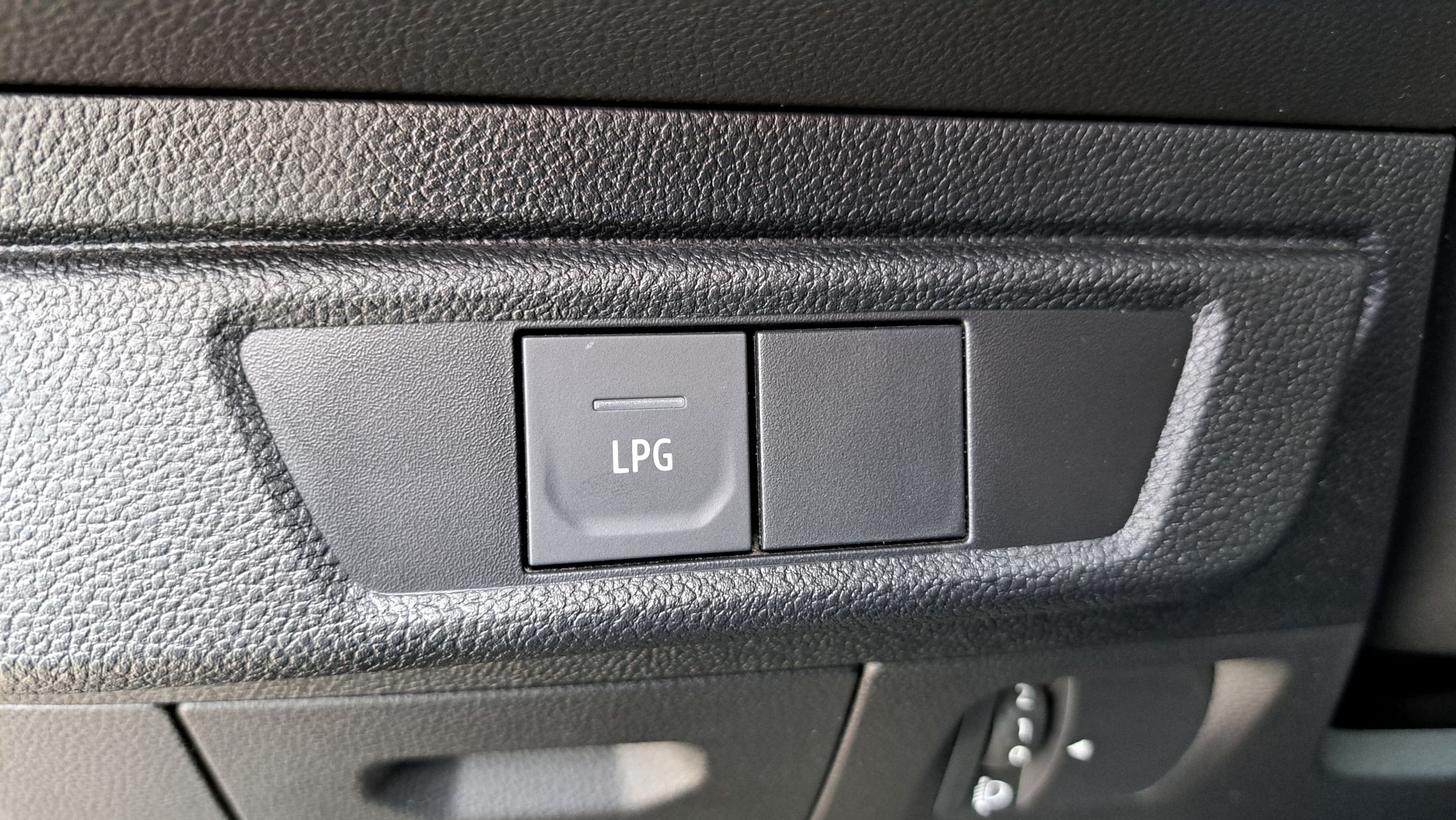 Dacia Stepway TCe 90 benzine/LPG, sensor V+A, GPS, dodehoekwaarschuwing