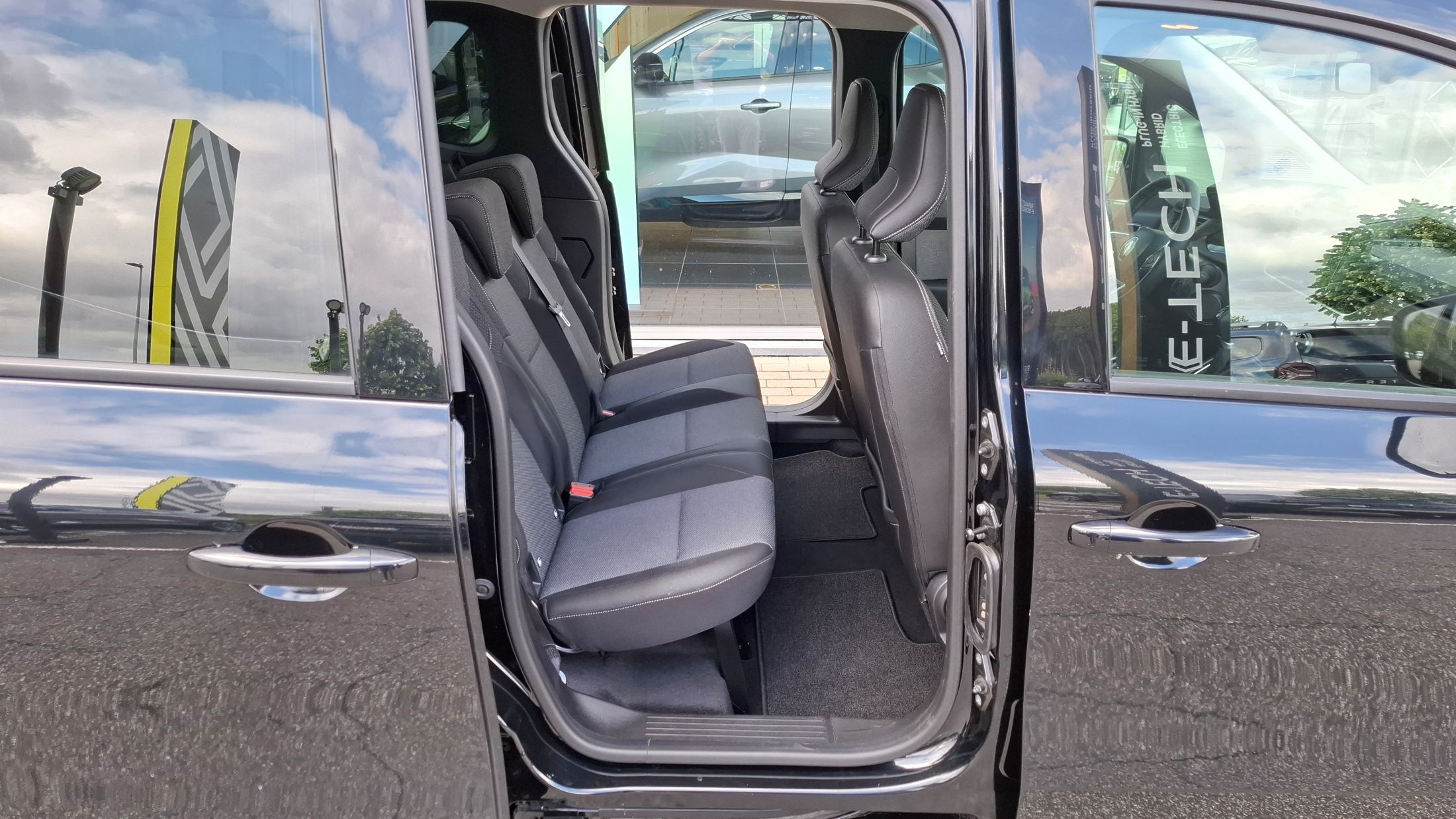 Renault Kangoo AUTOMAAT 1332cc/130Pk, airco, GPS, camera
