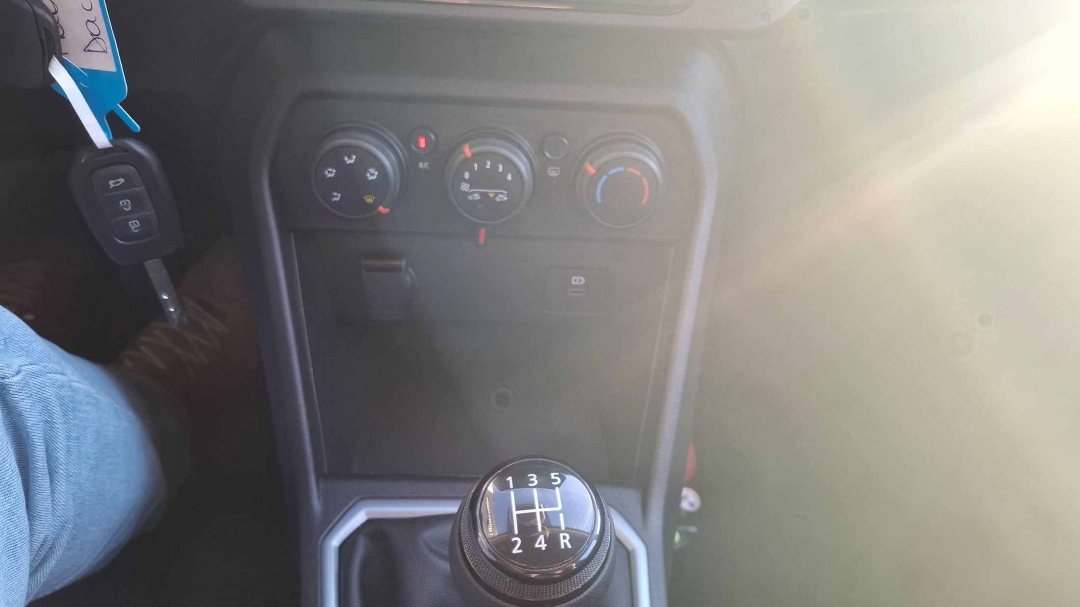 Dacia Sandero TCe 90, airco, GPS, sensoren V+A, camera, dodehoekwaarschuwing