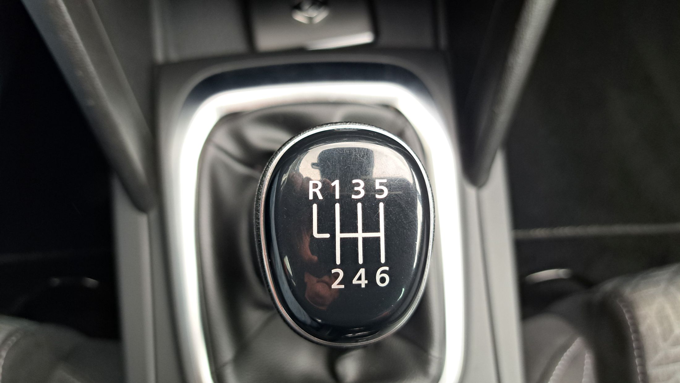 Renault Megane Break 1332cc 140Pk, GPS, camera, sensor V+A