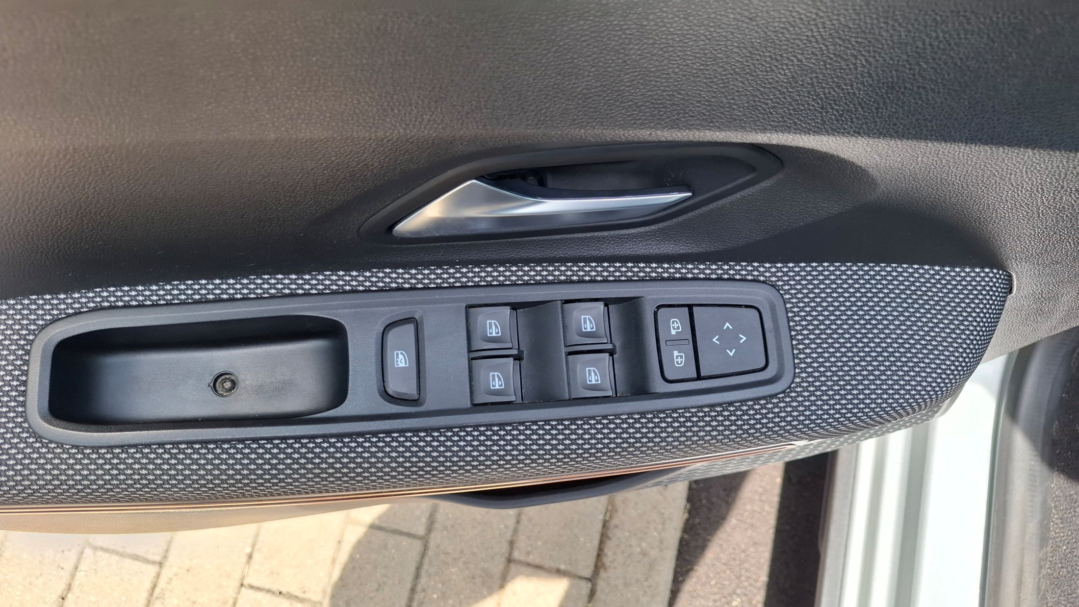 Dacia Stepway TCe 90, trekhaak, GPS, camera, dodehoekwaarschuwing, sensoren V+A