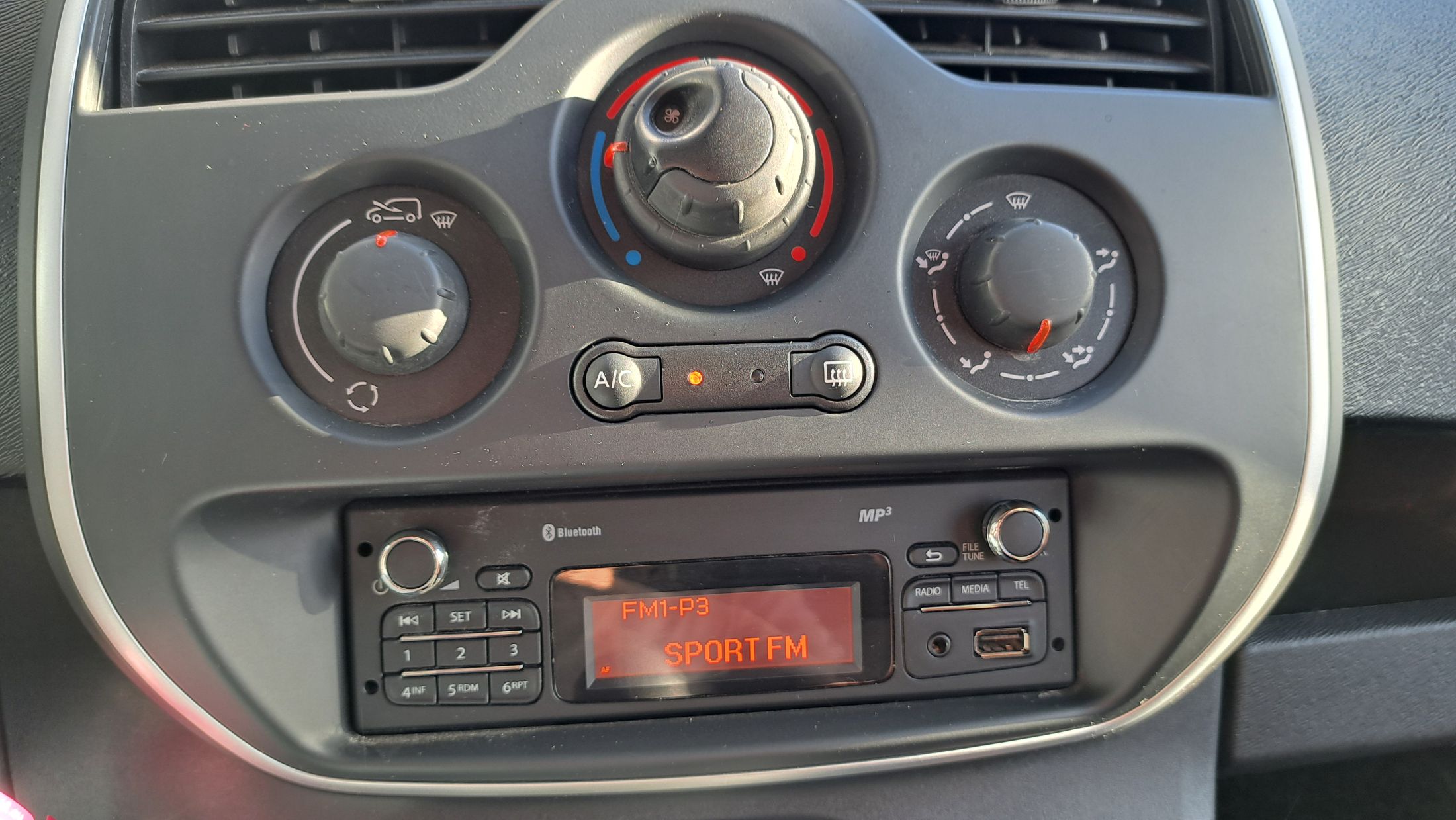 Renault Kangoo TCe 114 Pk benzine, lichte vracht, airco, trekhaak