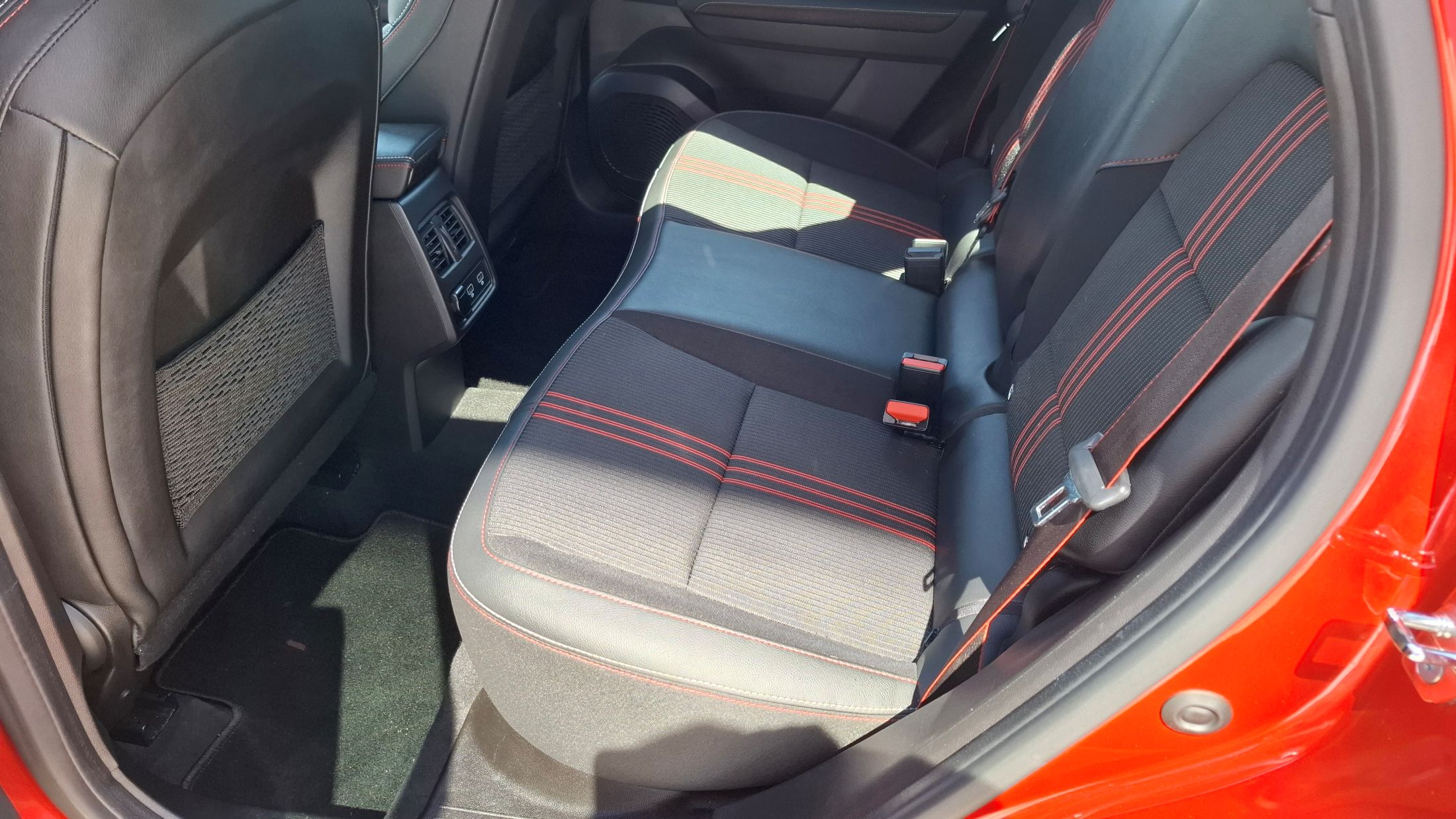 Renault Captur RS-Line 1332cc/140Pk, GPS, sensor V+A, camera