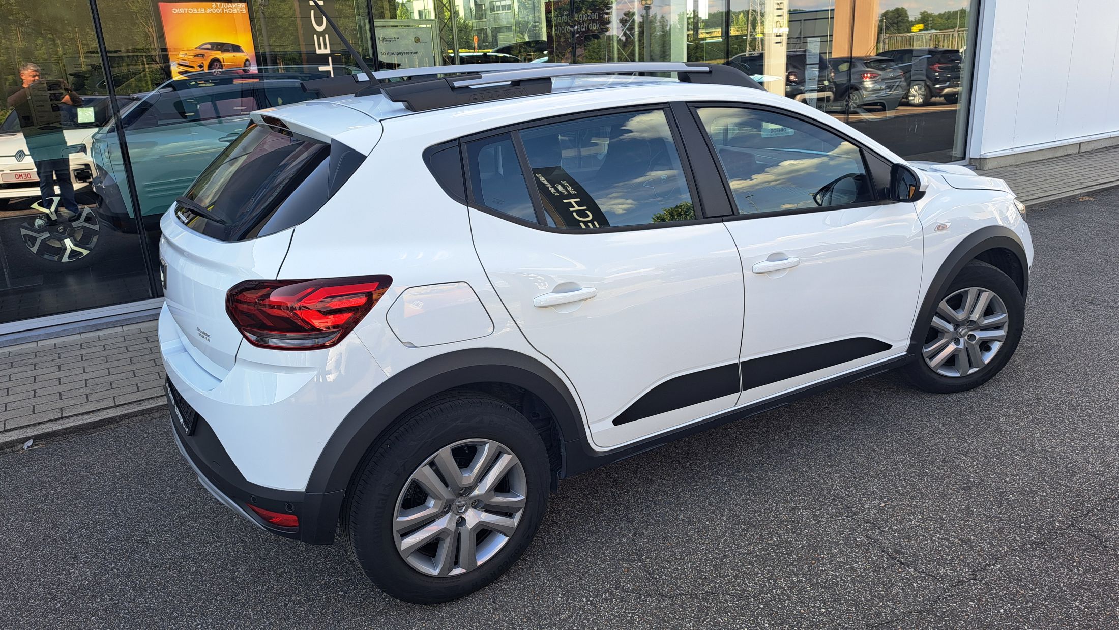 Dacia Stepway TCe 90 benzine/LPG, sensor V+A, GPS, dodehoekw