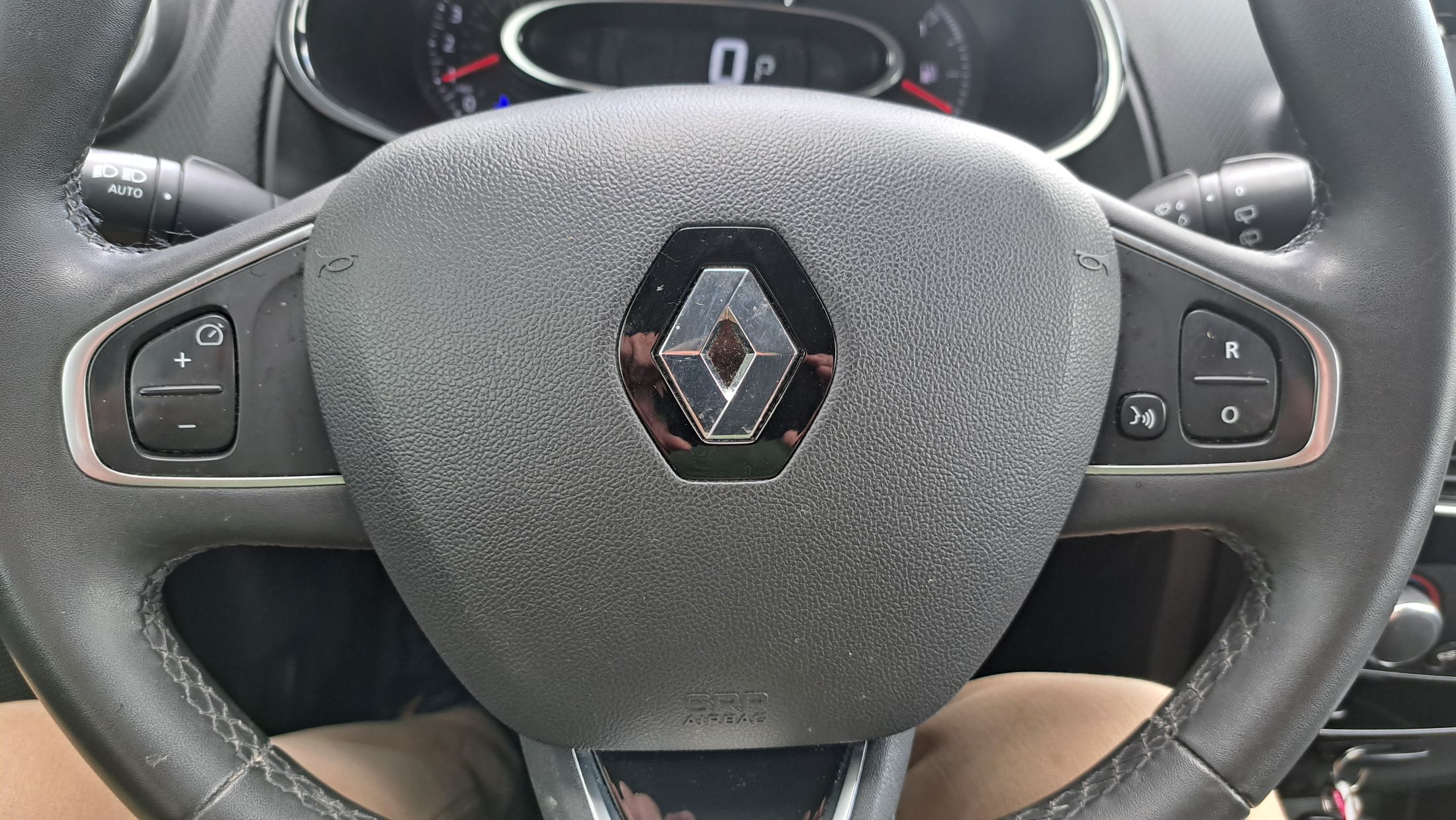 Renault Clio GrandTour TCe 120Pk automaat, GPS, sensoren A, GARANTIE
