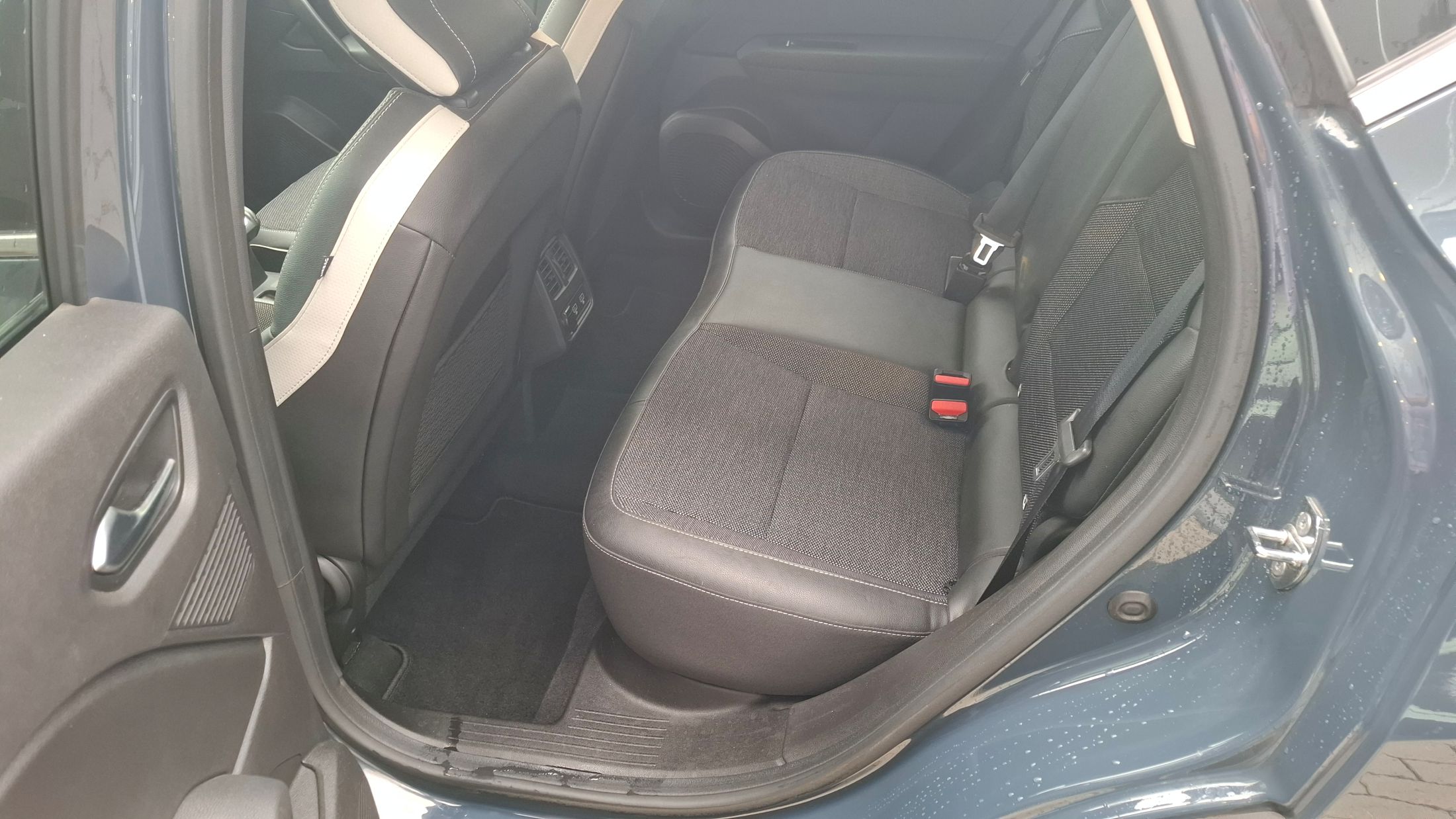 Renault Captur TCe 91 Pk, GPS, 360° camera, trekhaak, airco, sensoren V+A