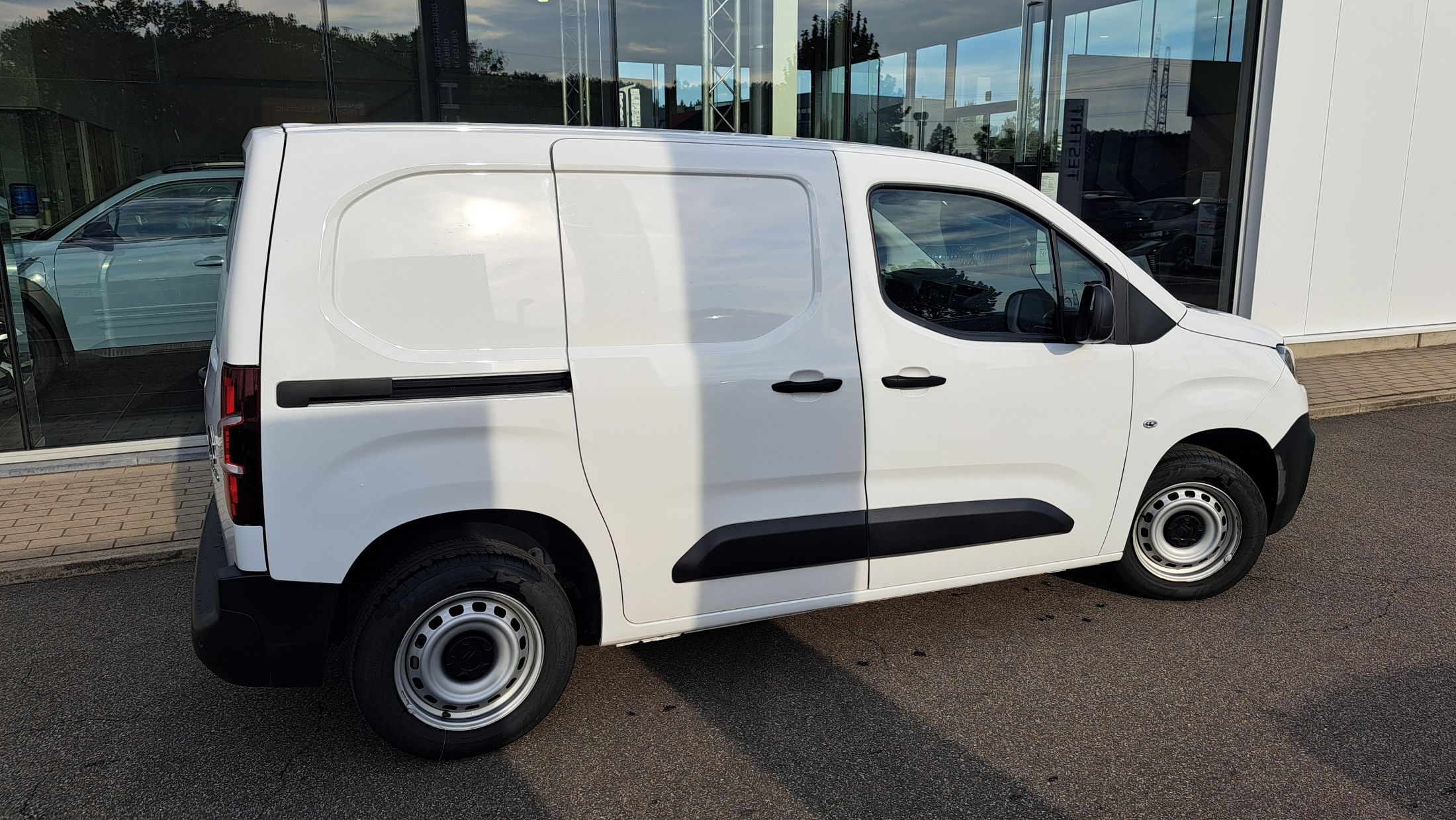 Citroen Berlingo 1500HDi 102Pk, 3 zit, airco, licht&regensor