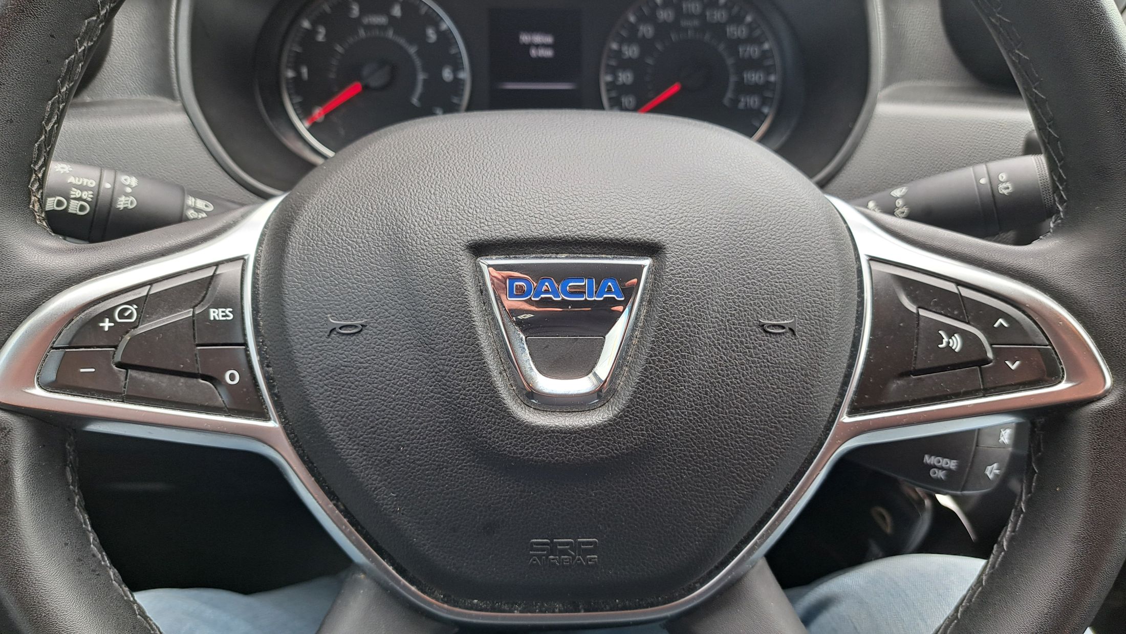 Dacia Duster 1332cc 150Pk, GPS, camera, trekhaak, sensoren A, dodehoekwaarschuwing