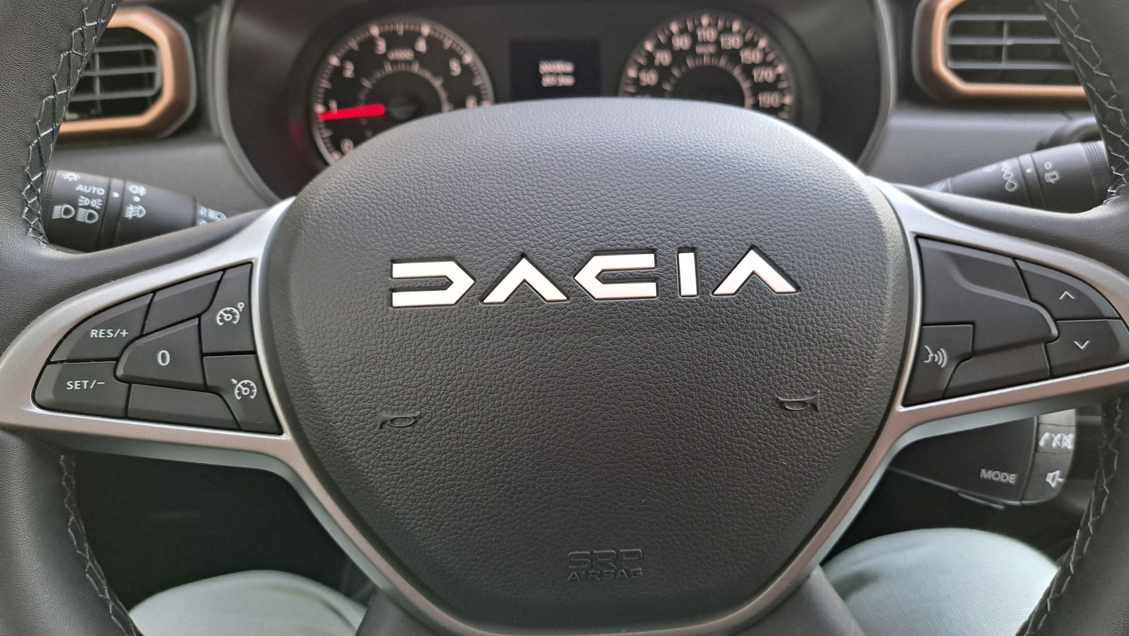 Dacia Duster 1332cc 130 Pk, GPS, 360°camera, trekhaak, 20438km