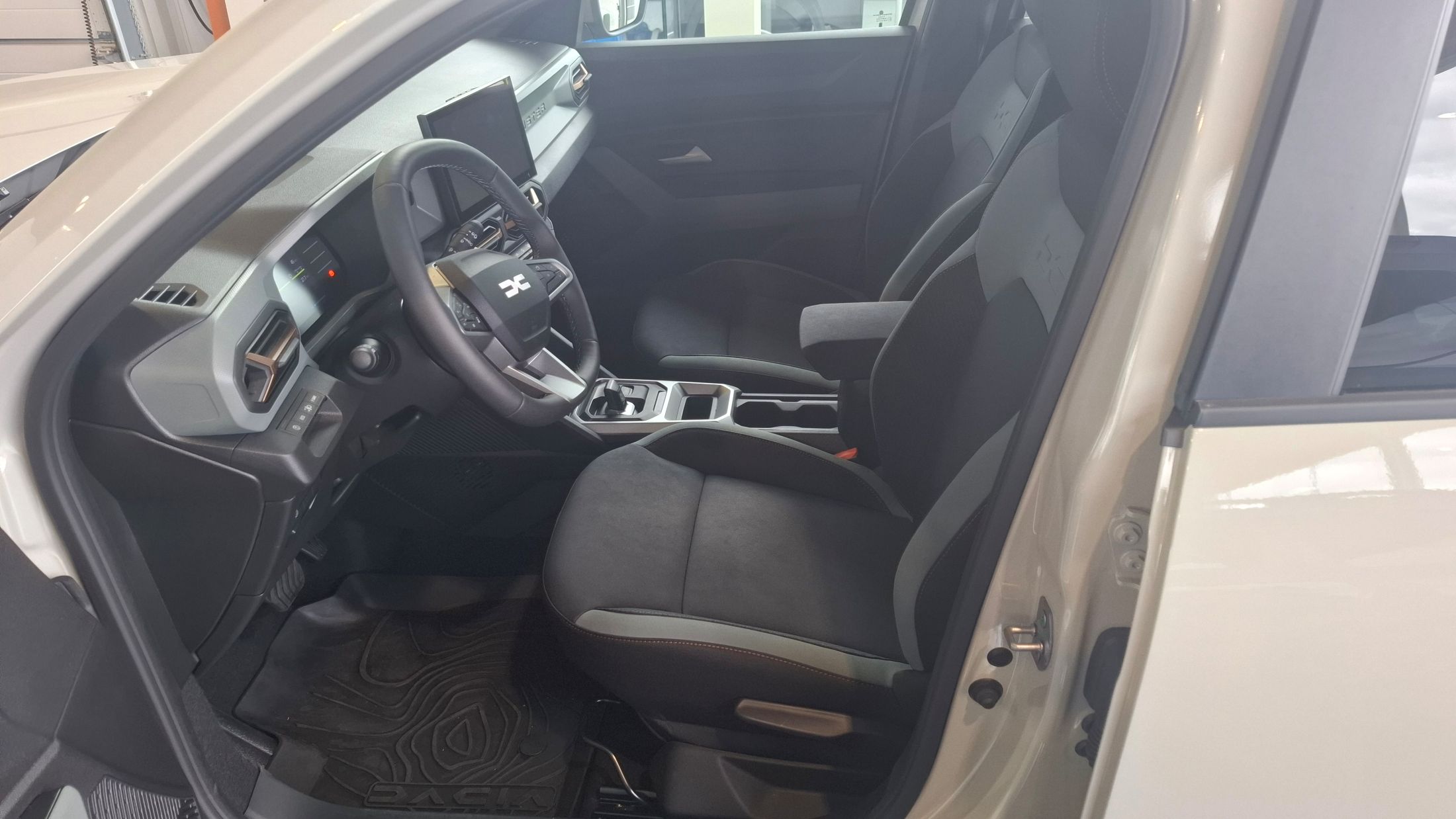 Dacia Duster Extreme Full Hybrid 155 Pk, full options