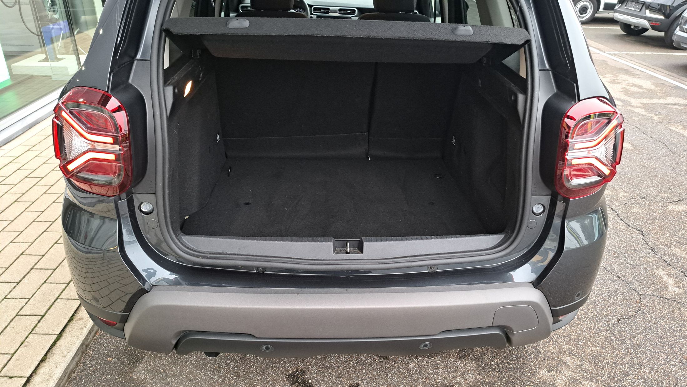 Dacia Duster TCe 90, airco, GPS, camera, dodehoekwaarschuwing, sensor V+A