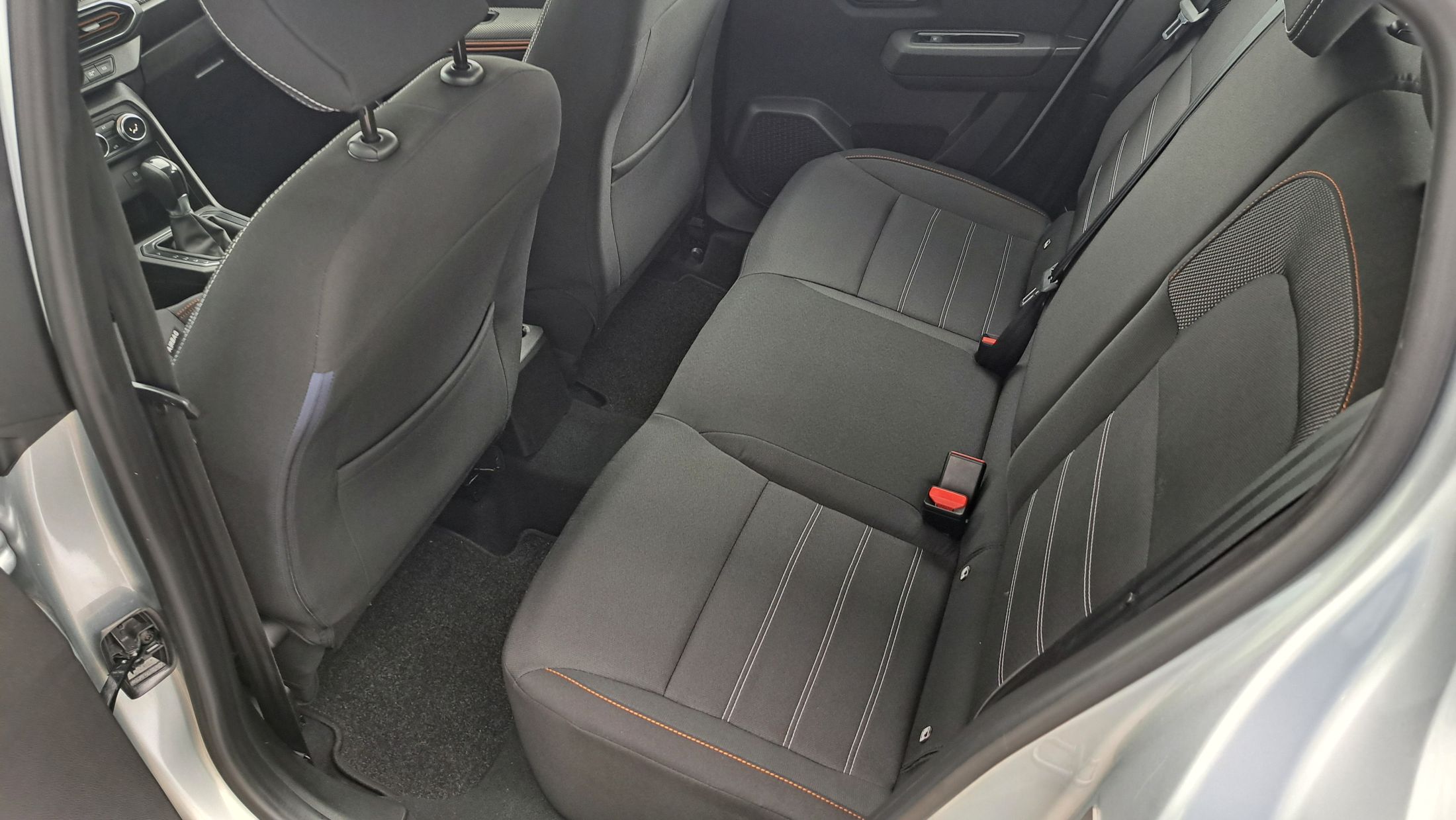 Dacia Sandero Stepway TCe 90 AUTOMAAT, GPS, camera, sensoren V+A, dodehoekw.