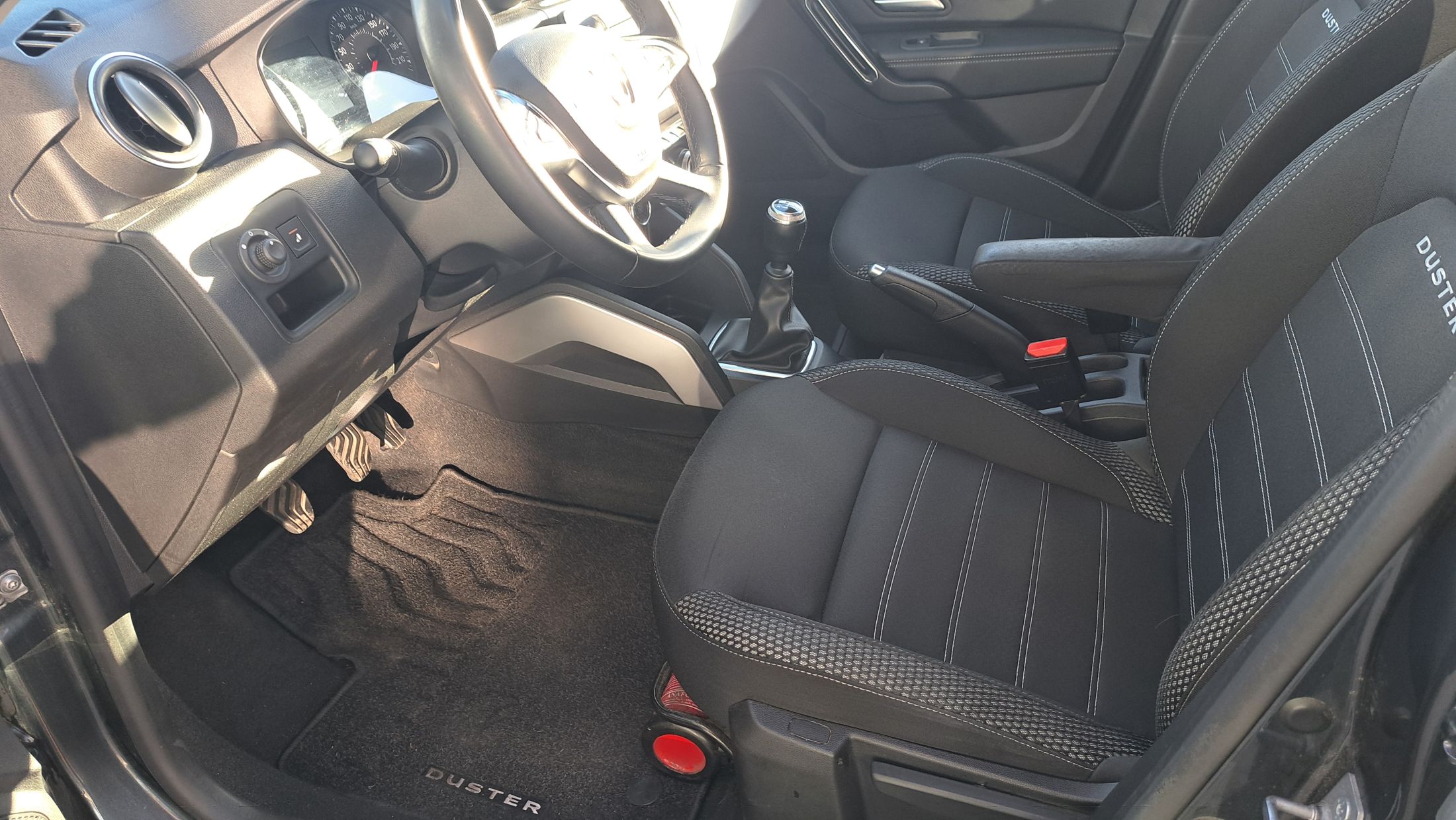 Dacia Duster 1332cc 131Pk, GPS, 360°camera, airco, dodehoekwaarschuwing.