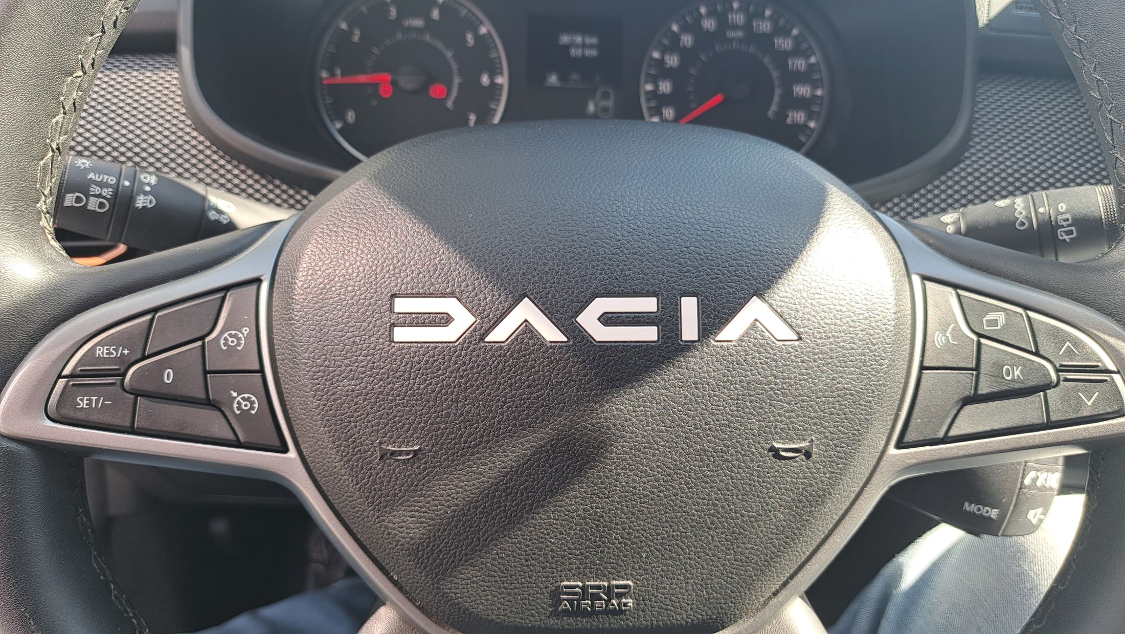 Dacia Stepway TCe90 AUTOMAAT, sensor V+A, camera, dodehoekw
