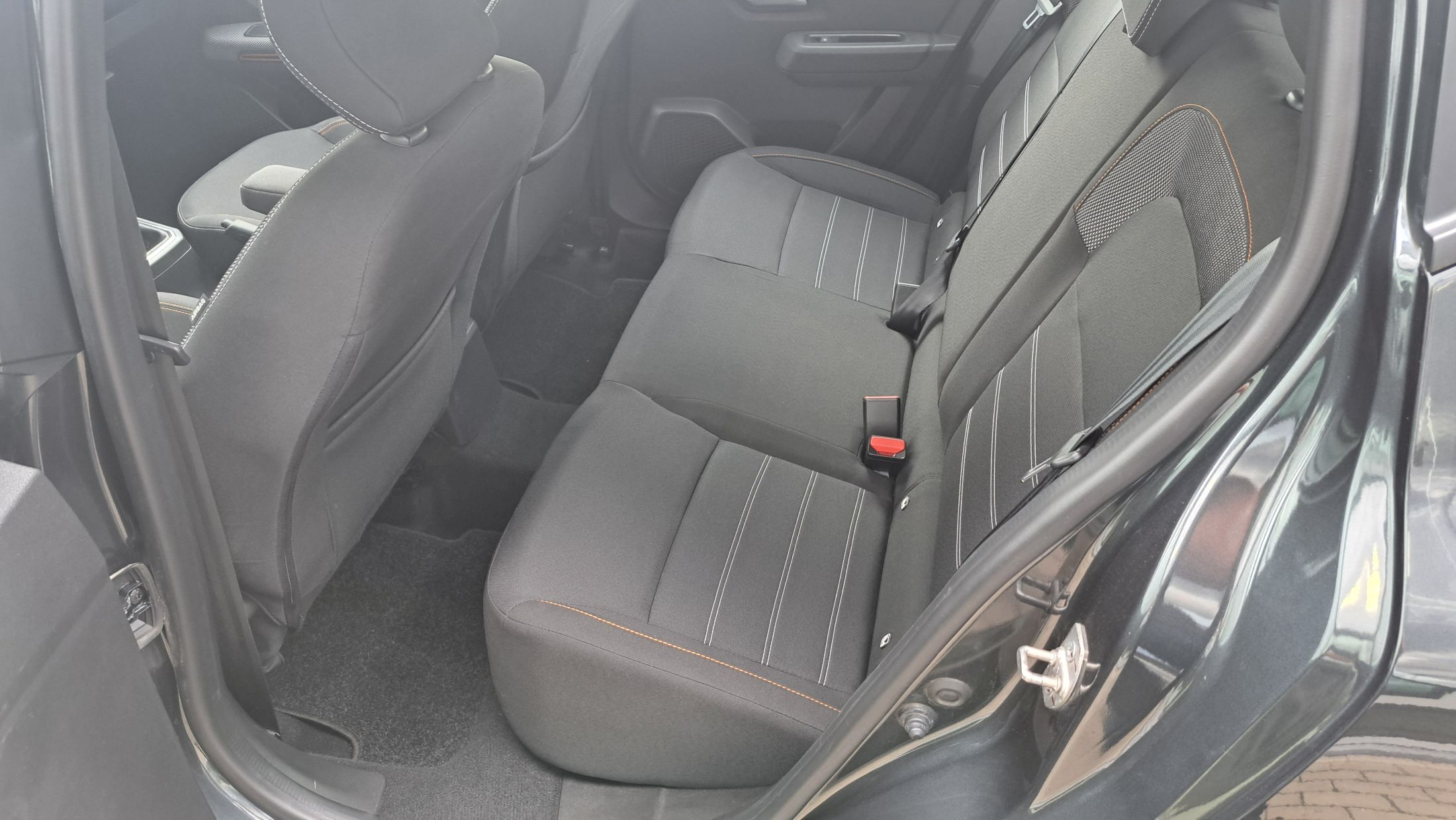 Dacia Stepway TCe 90, airco, applecarplay&android, sensor A