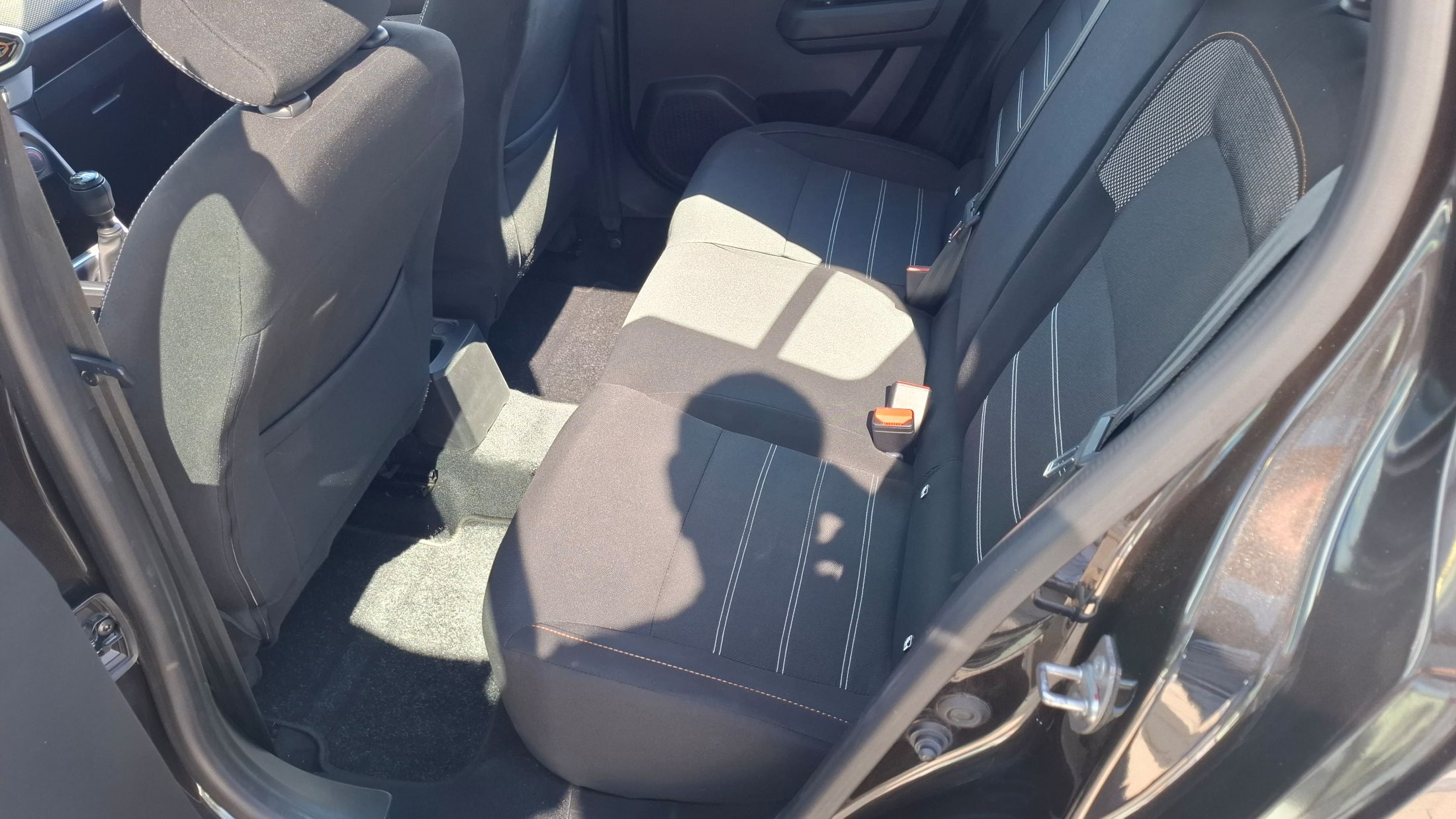 Dacia Stepway TCe 90, airco, GPS, sensor V+A, dodehoekwaarschuwing