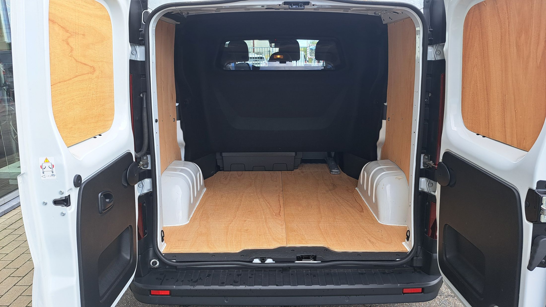 Renault Trafic Dubbele cab. 130 Pk, airco, GPS, camera, schuifdeur L+R