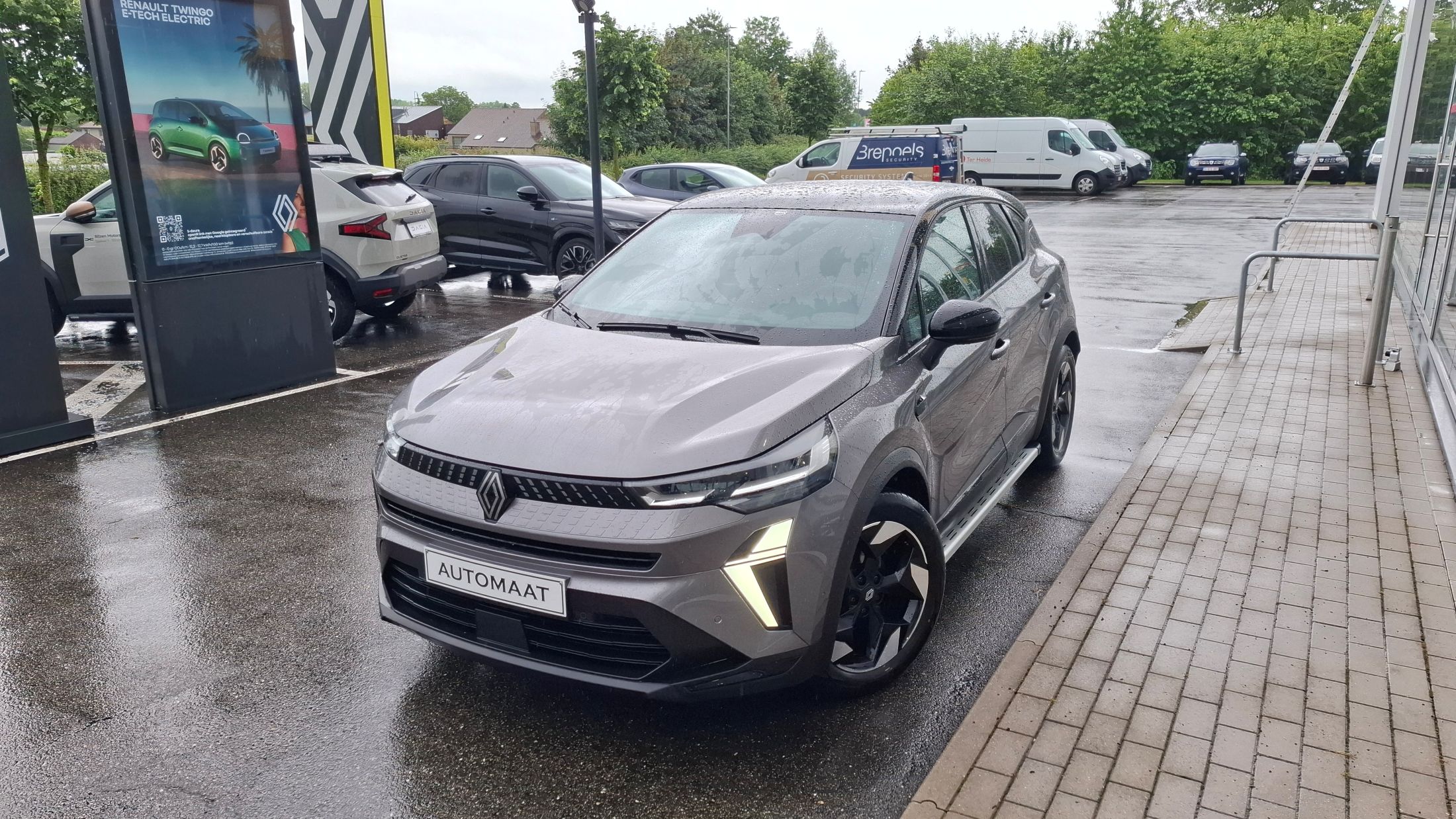 Renault Captur 1332cc/160Pk AUTOMAAT, trekhaak, zetelverwarming.