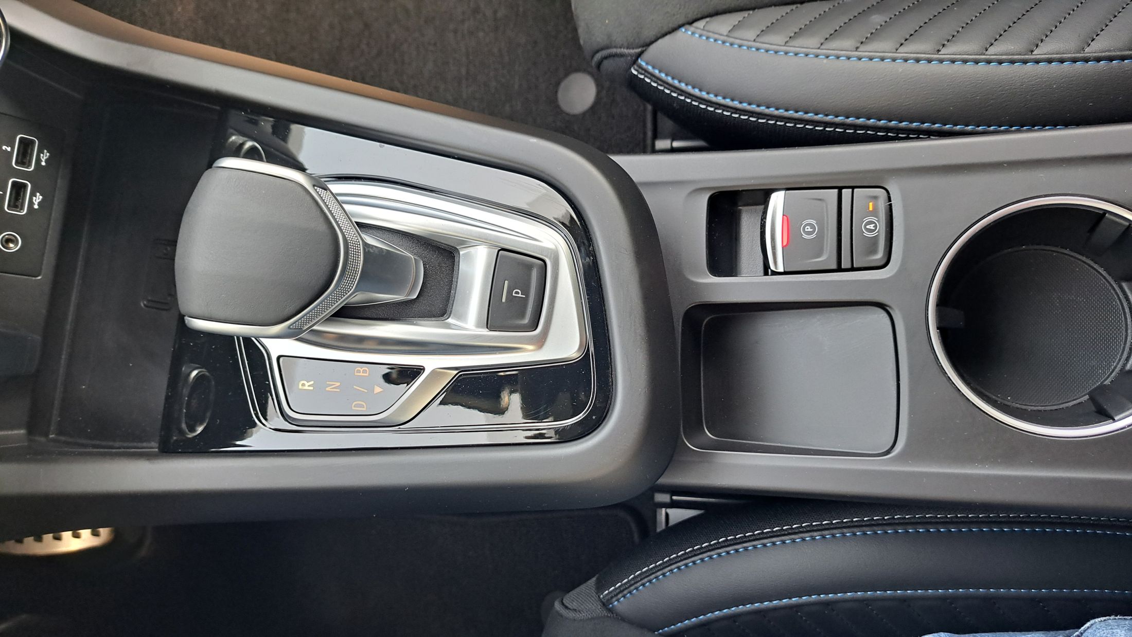 Renault Arkana E-tech Full Hybrid, GPS, camera, dodehoekwaarschuwing, zetelverwarming