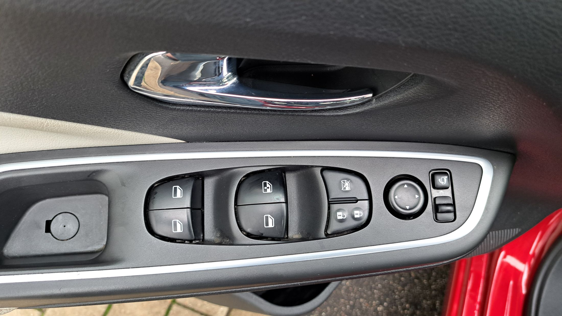 Nissan Micra TCe 92Pk, airco, GPS, sensor A, zetelverwarming