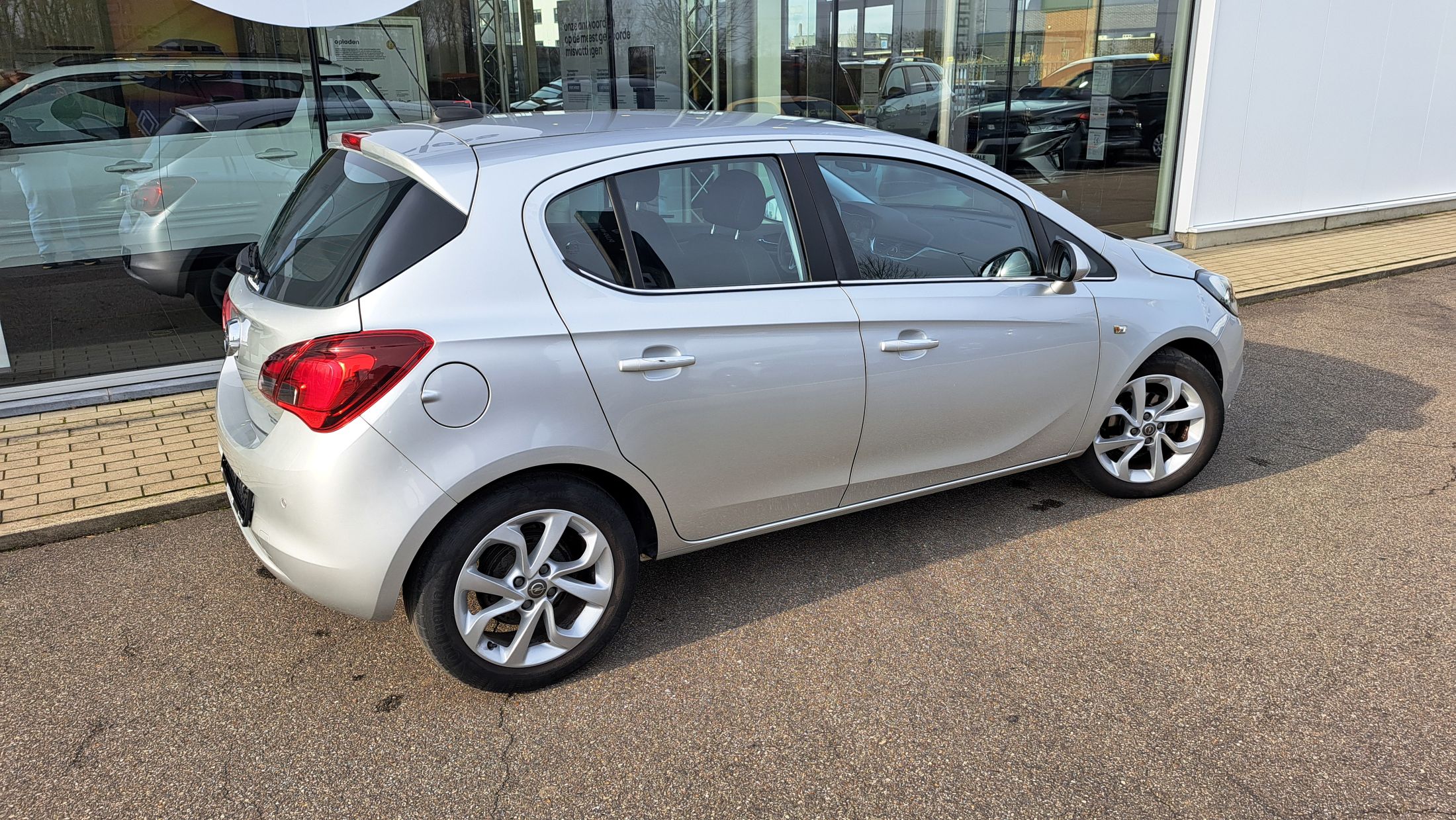 Opel Corsa 1229cc 70Pk, 5 deurs, airco, sensor achter