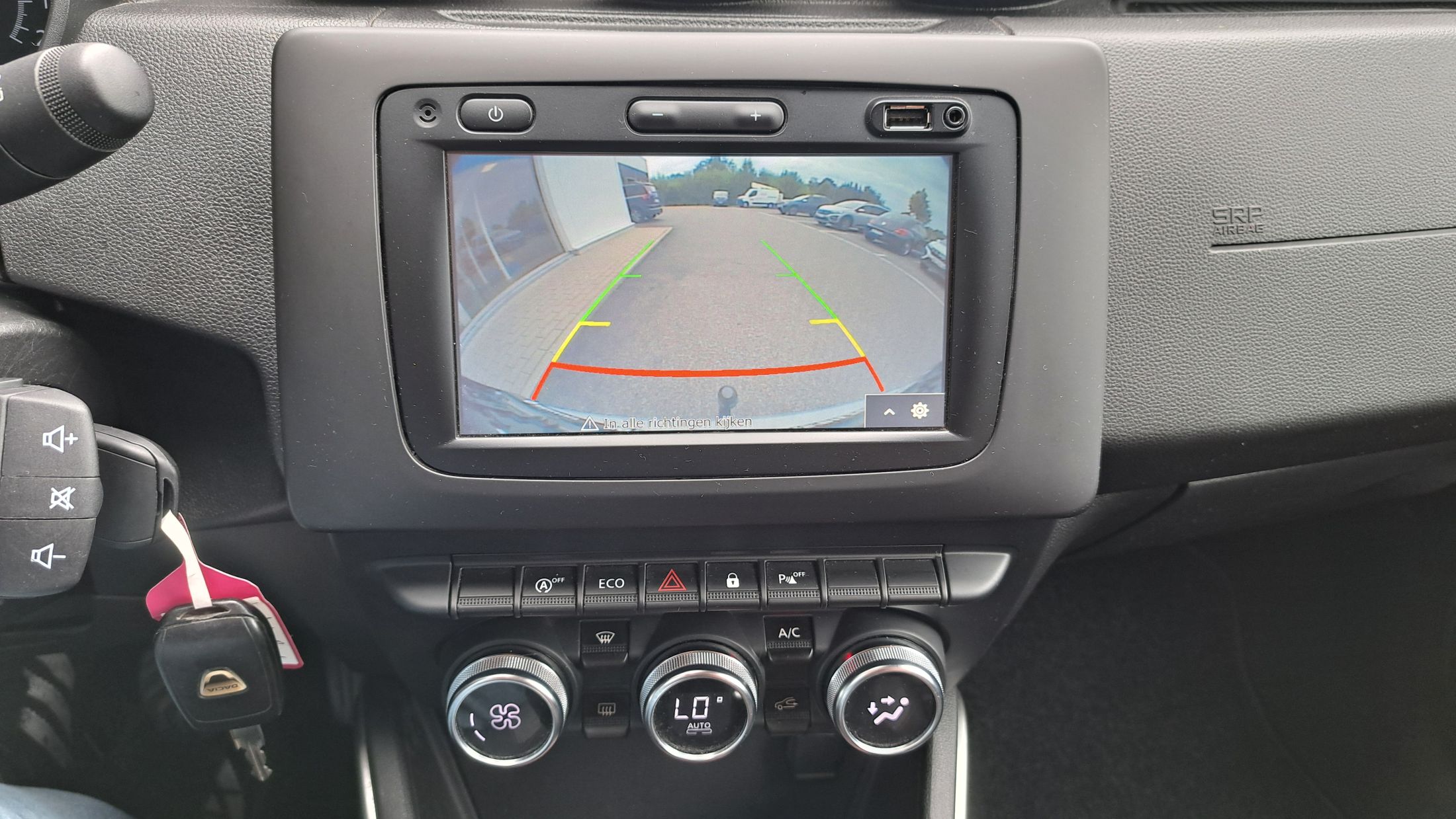 Dacia Duster 1332cc 150Pk, GPS, camera, trekhaak, sensoren A, dodehoekwaarschuwing