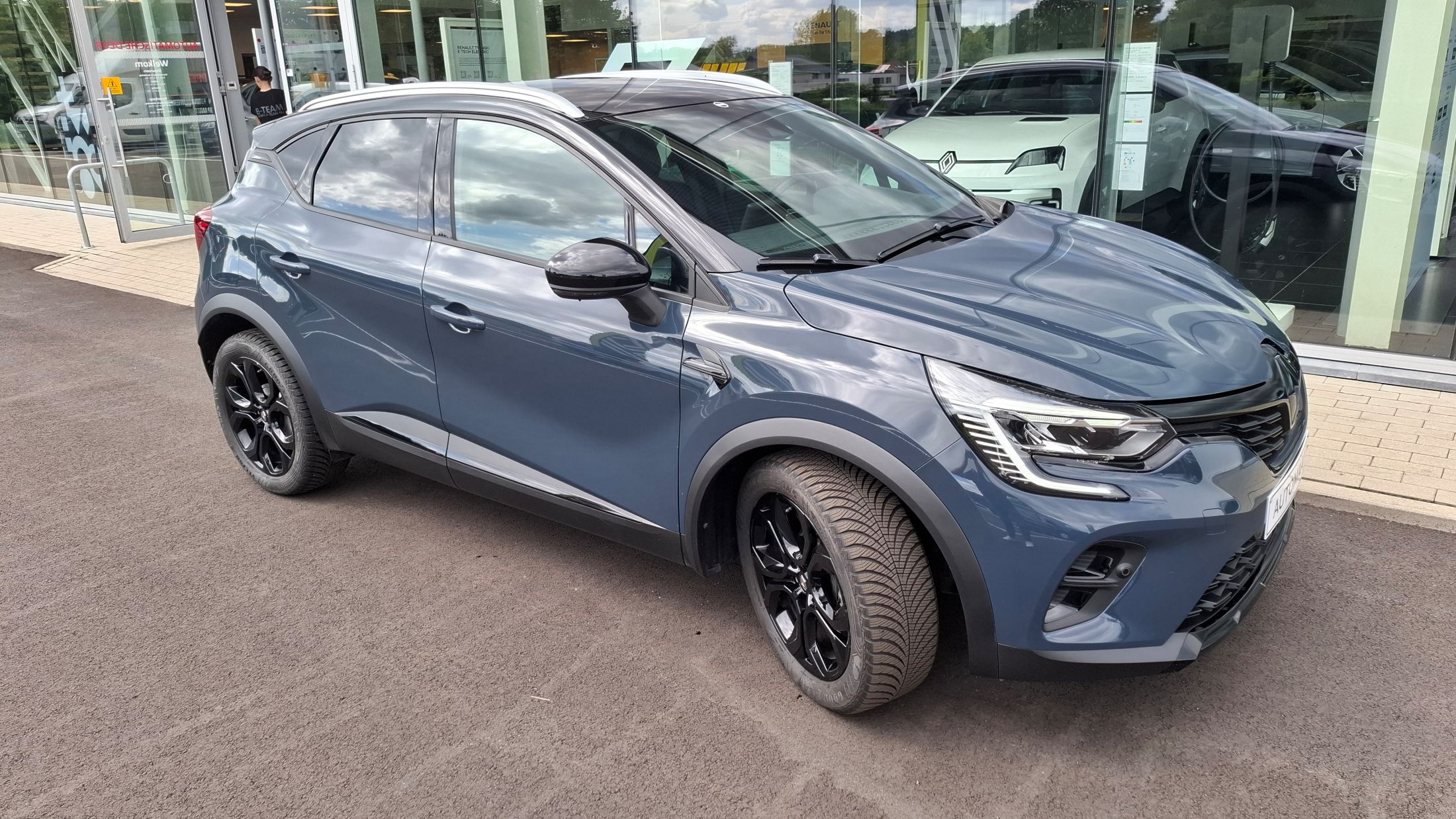 Renault Captur TCe 140 Pk AUTOMAAT, zetelverwarming, sensoren V+A, camera