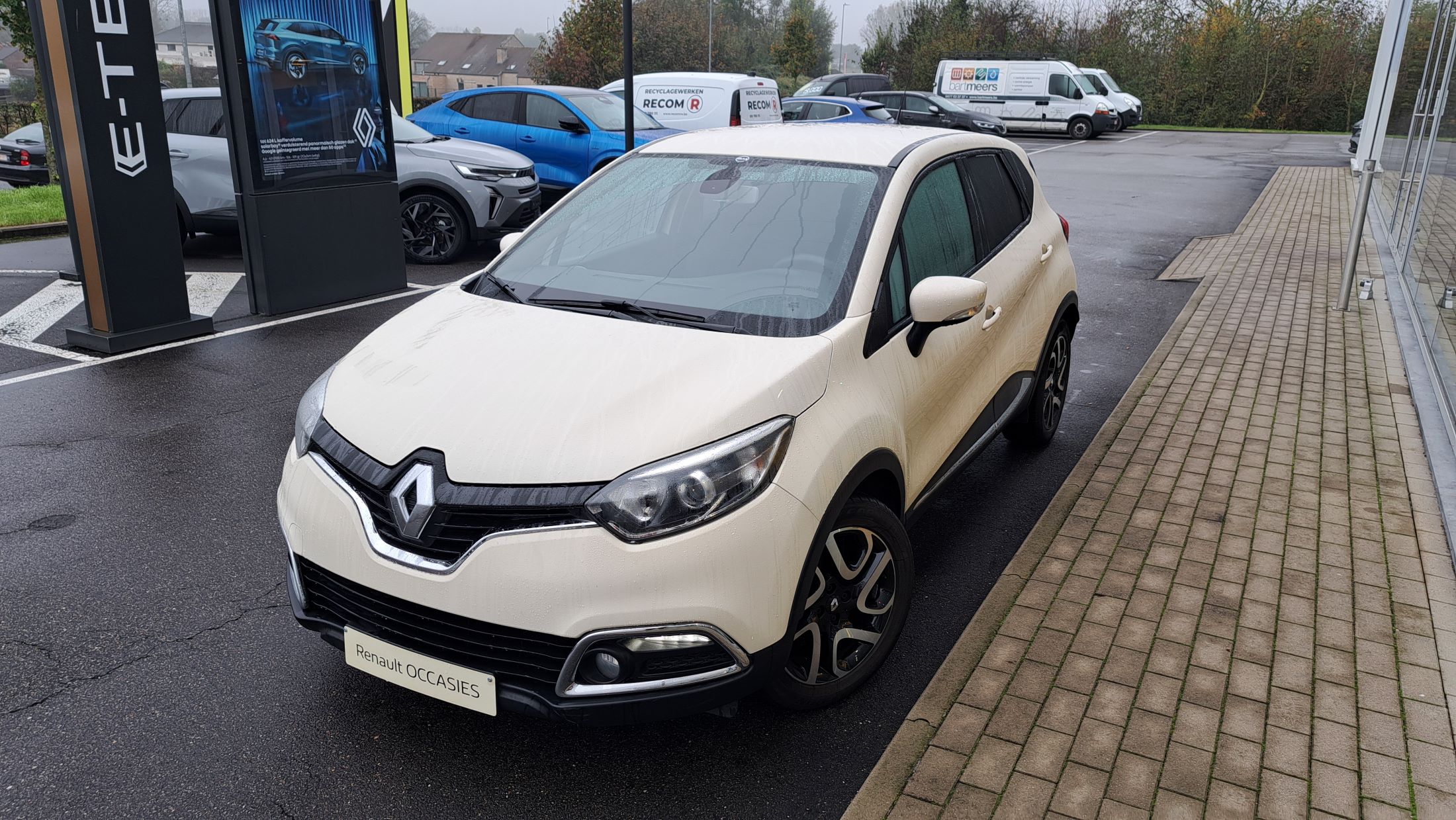 Renault Captur TCe 90, airco, GPS, sensoren A, camera, trekhaak