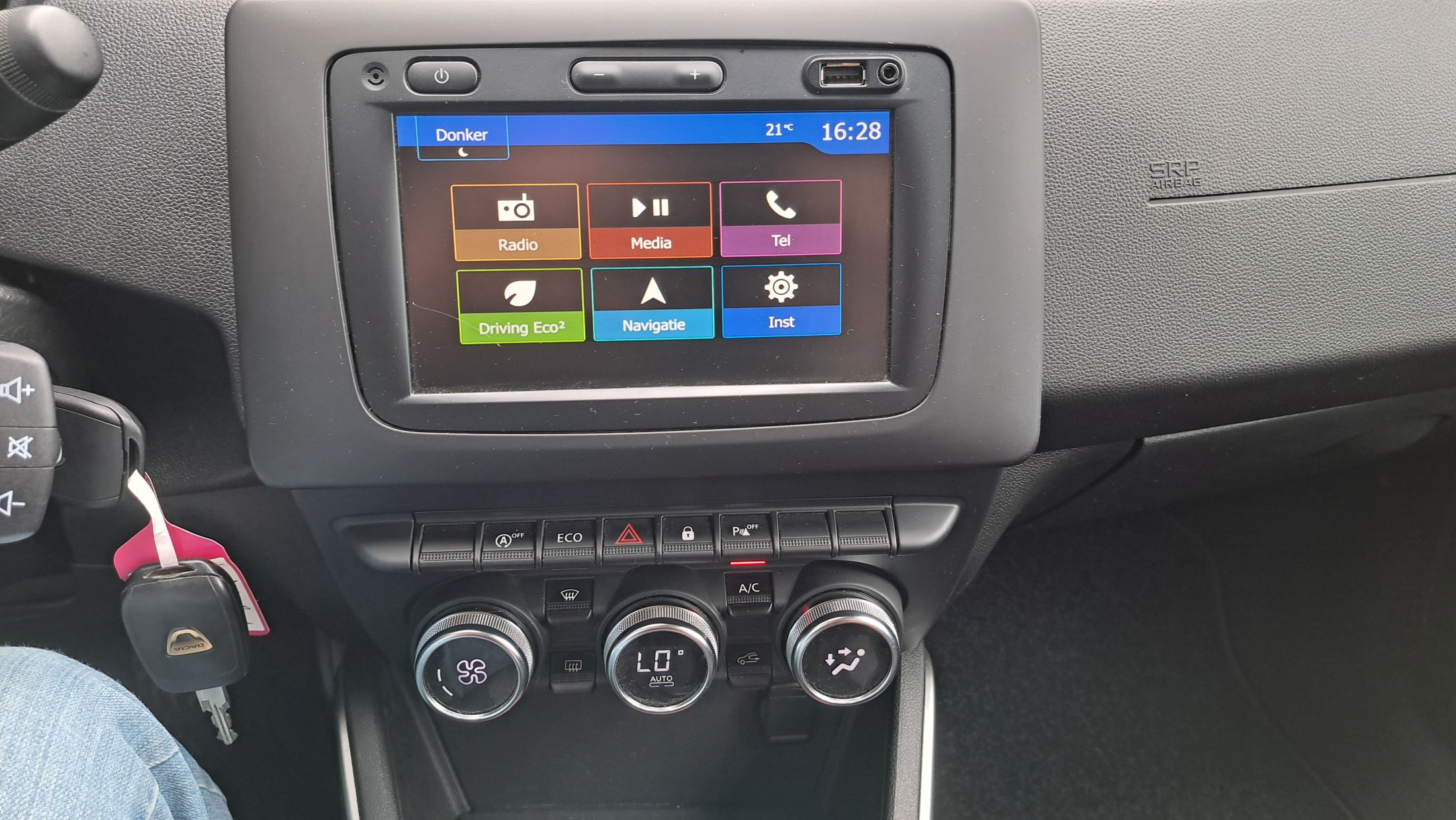 Dacia Duster 1332cc 150Pk, GPS, camera, trekhaak, sensoren A, dodehoekwaarschuwing