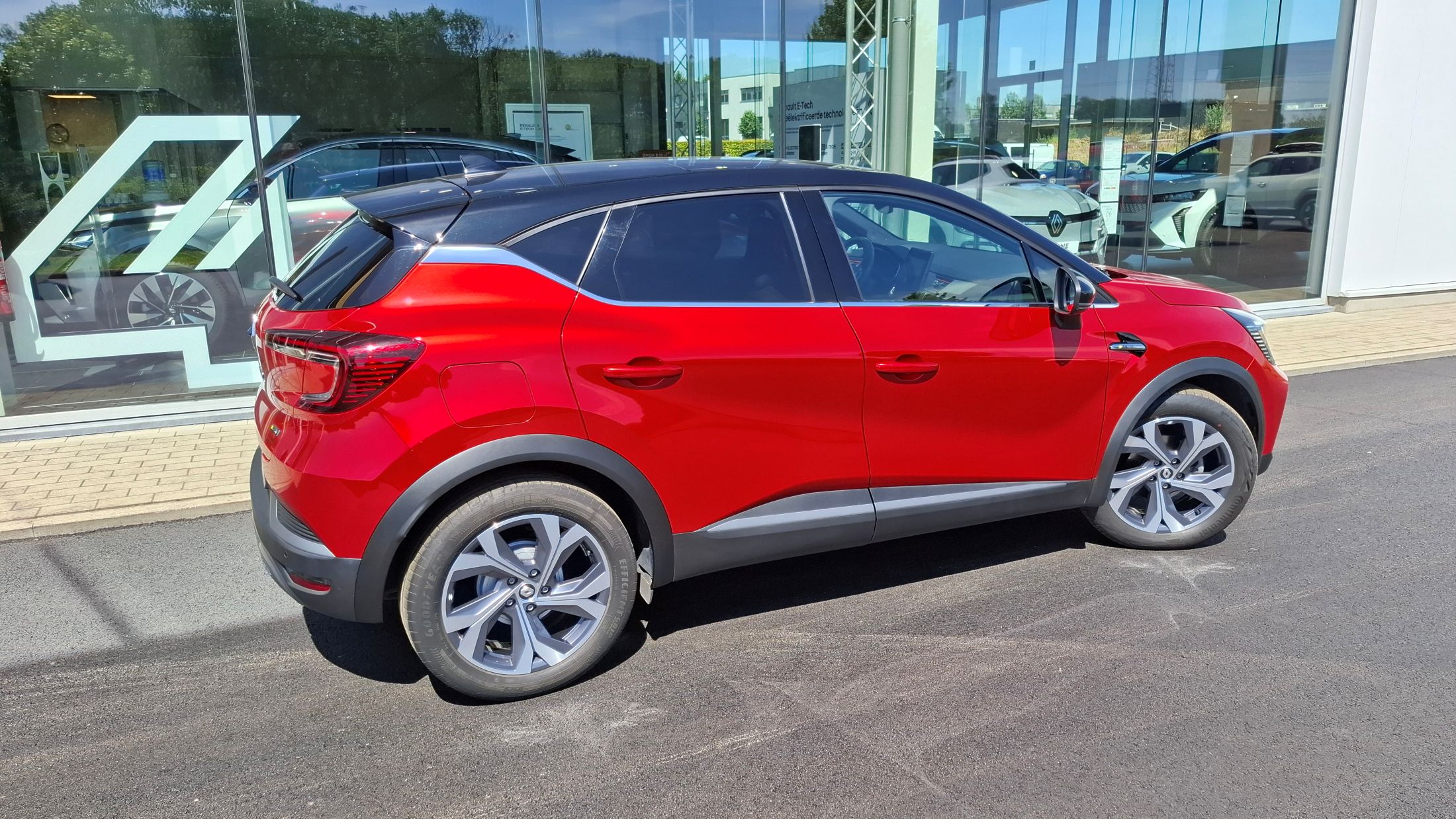 Renault Captur RS-Line 1332cc/140Pk, GPS, sensor V+A, camera