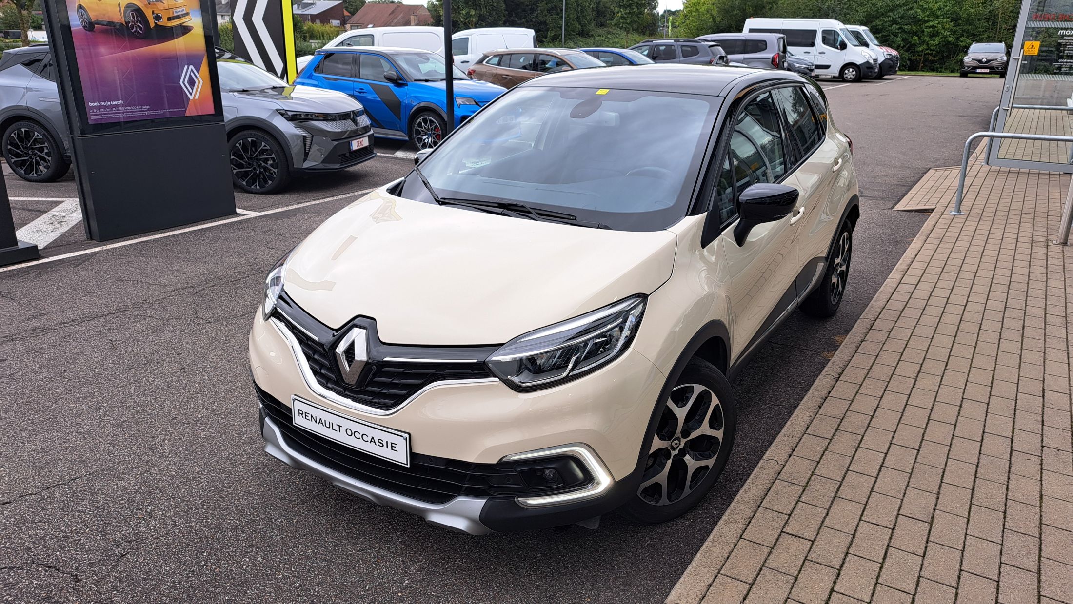 Renault Captur 1200cc 120Pk AUTOMAAT, GPS, camera, leder