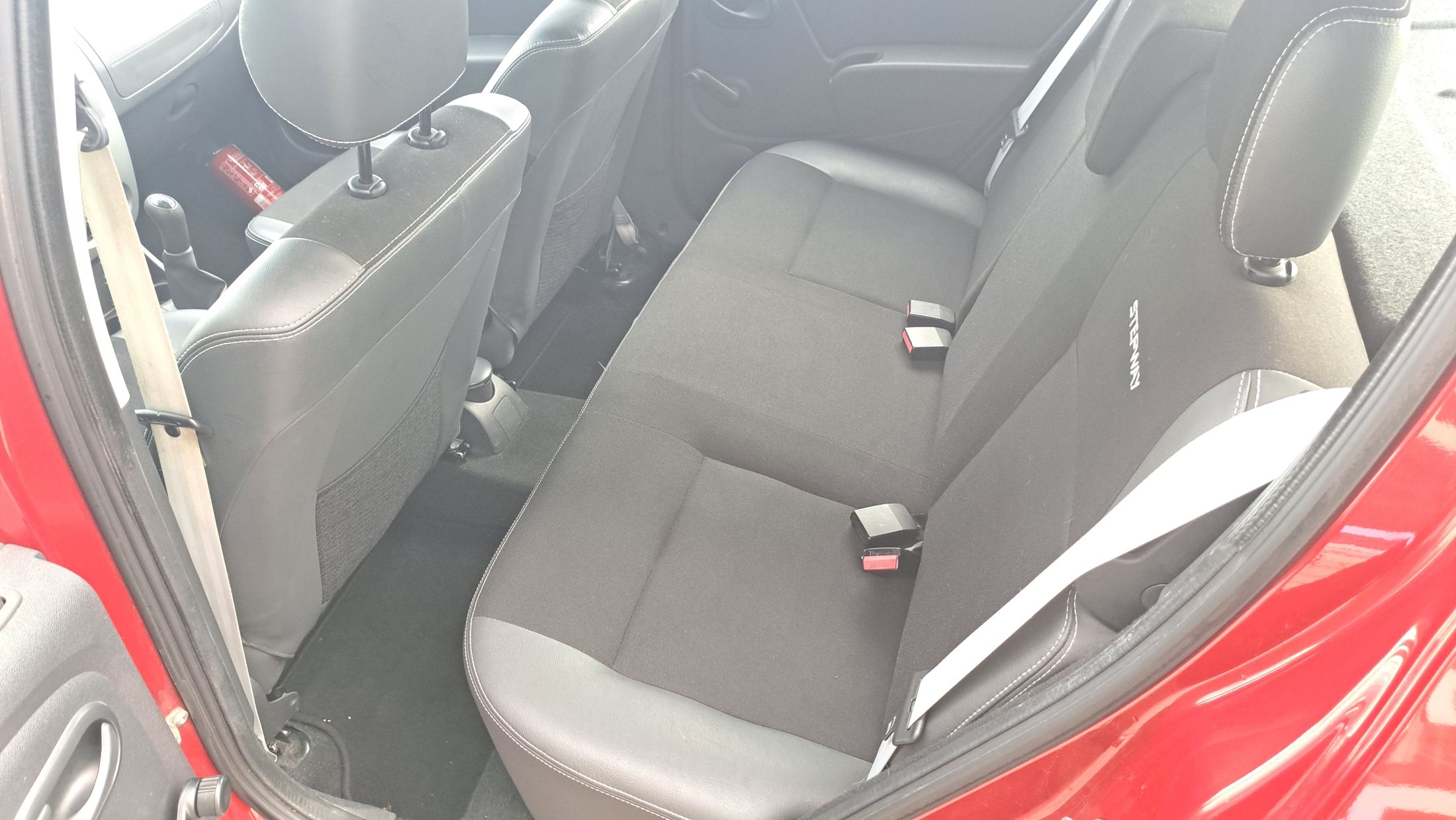 Dacia Sandero Stepway 1.6cc 85Pk, airco, centrale deurvergrendeling.