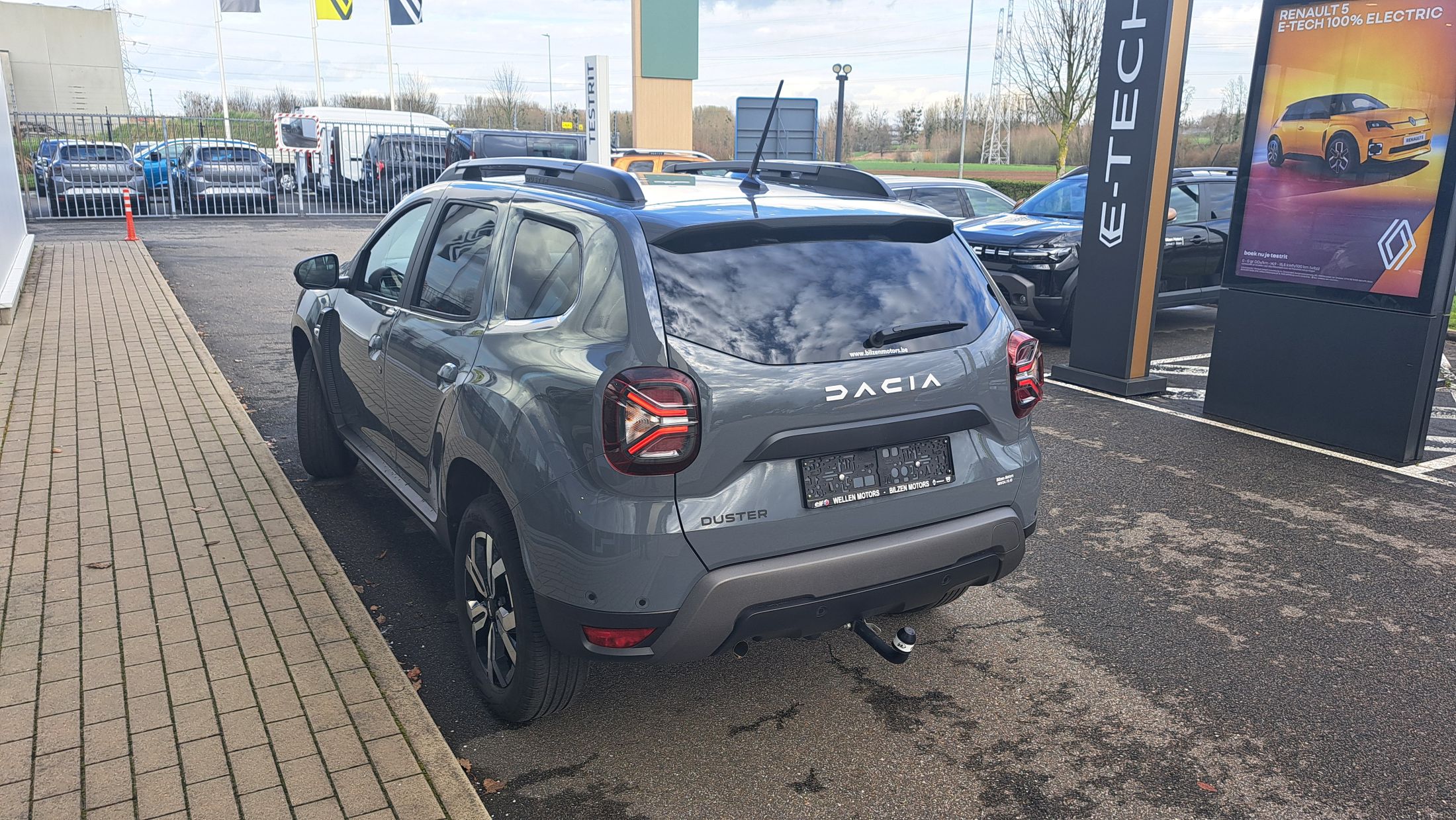 Dacia Duster TCe 90, airco, GPS, sensoren A, camera, trekhaak, 8648 km