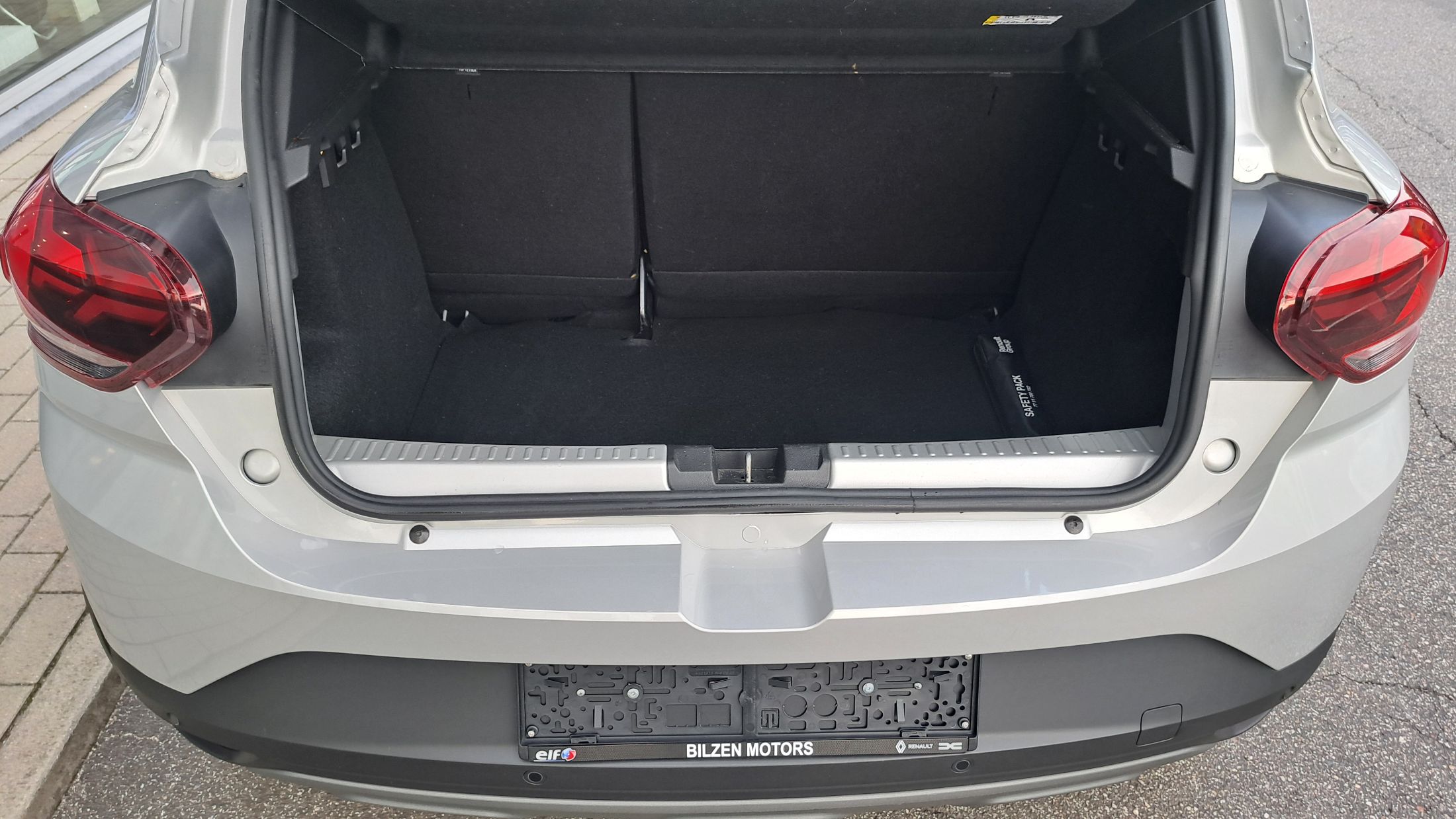 Dacia Stepway TCe 90, GPS, sensor V+A, camera, dodehoekwaarschuwing