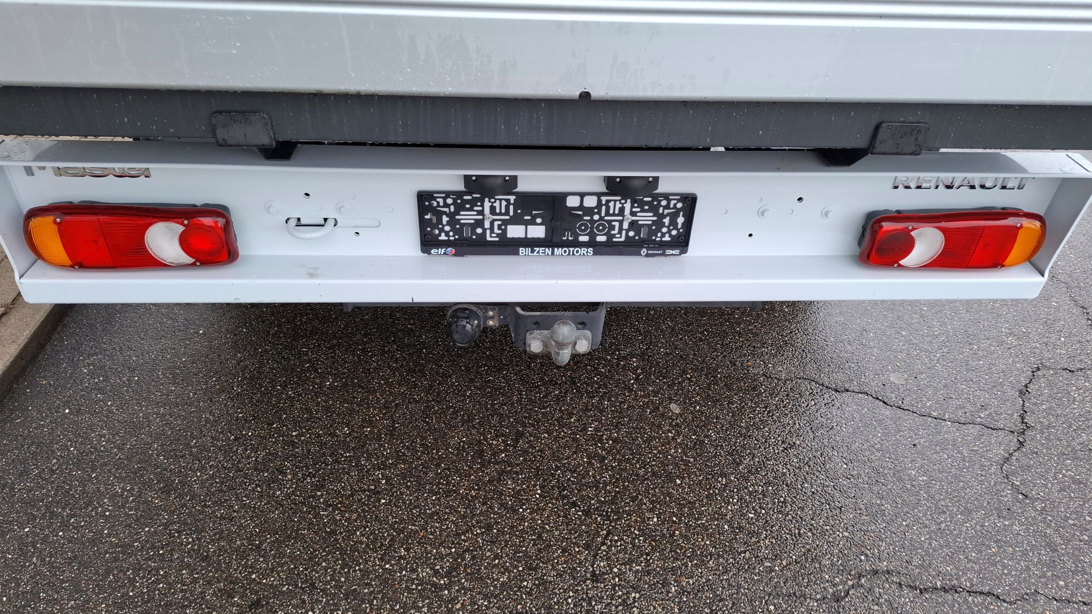 Renault Master dubbele cabine, open laadbak, trekhaak, GPS, 20450 ex. BTW