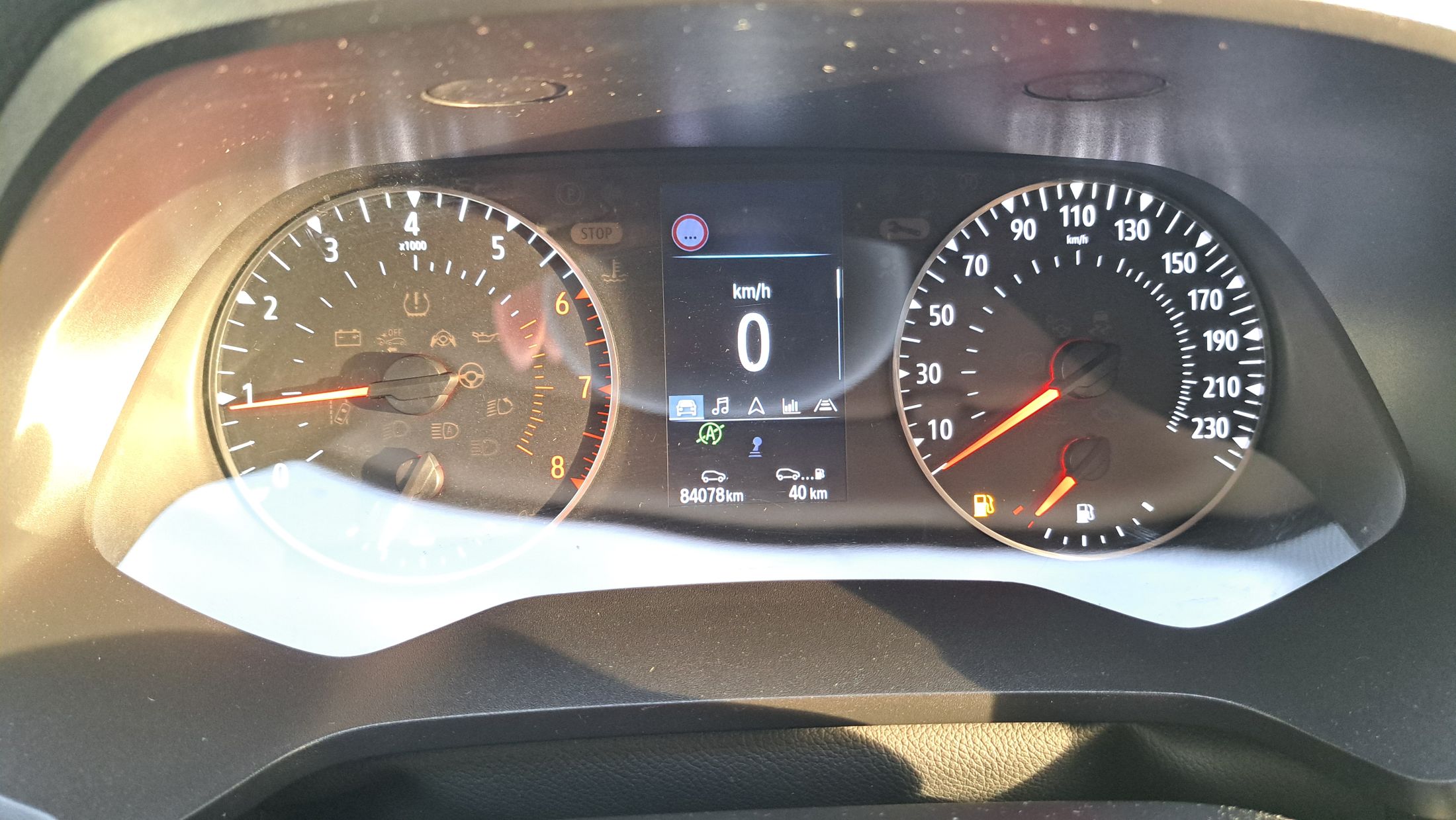 Renault Captur TCe 90, airco, sensoren A, 4seizoensbanden.